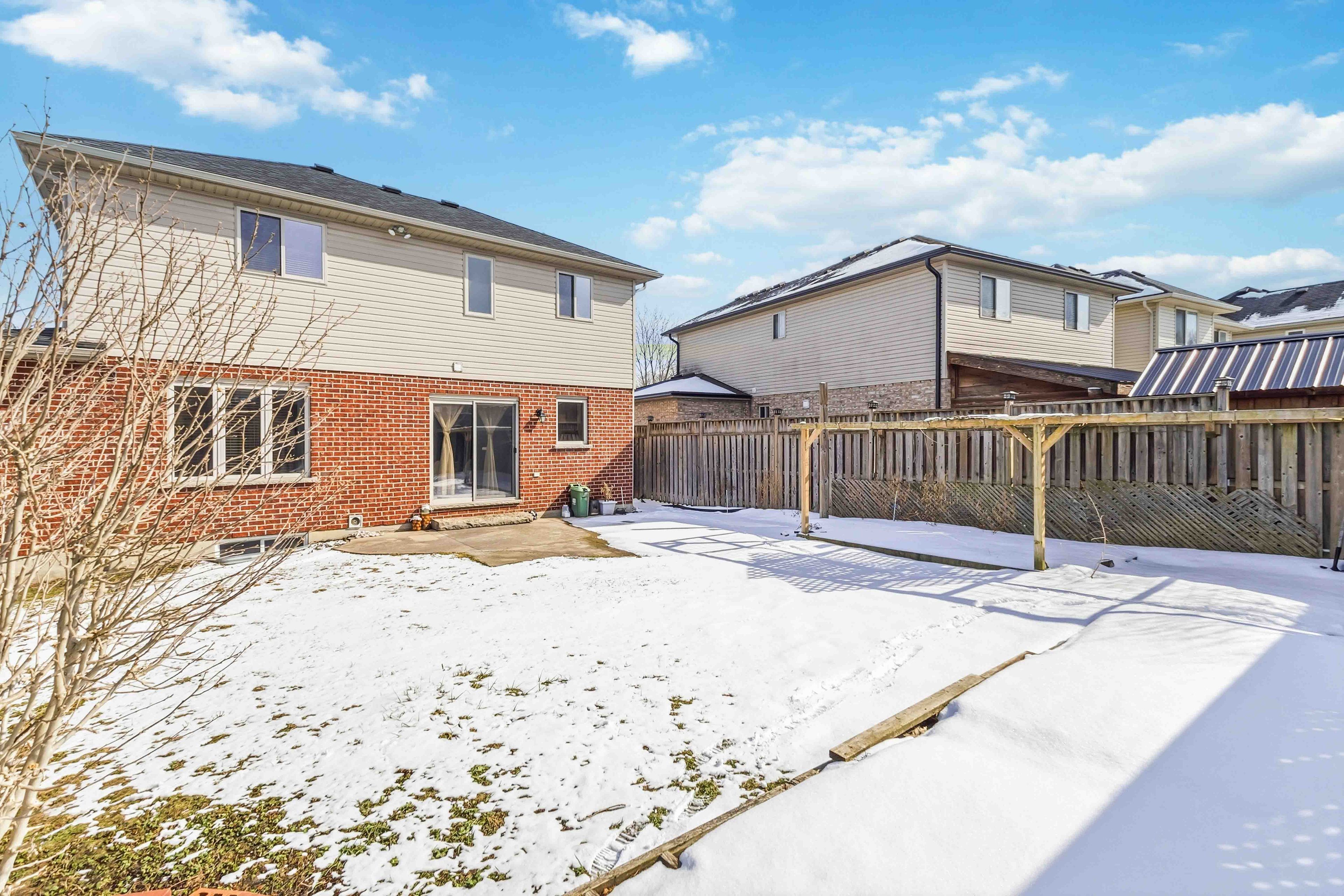 1678 Blackmaple Crescent, London East, On N5y 6l6