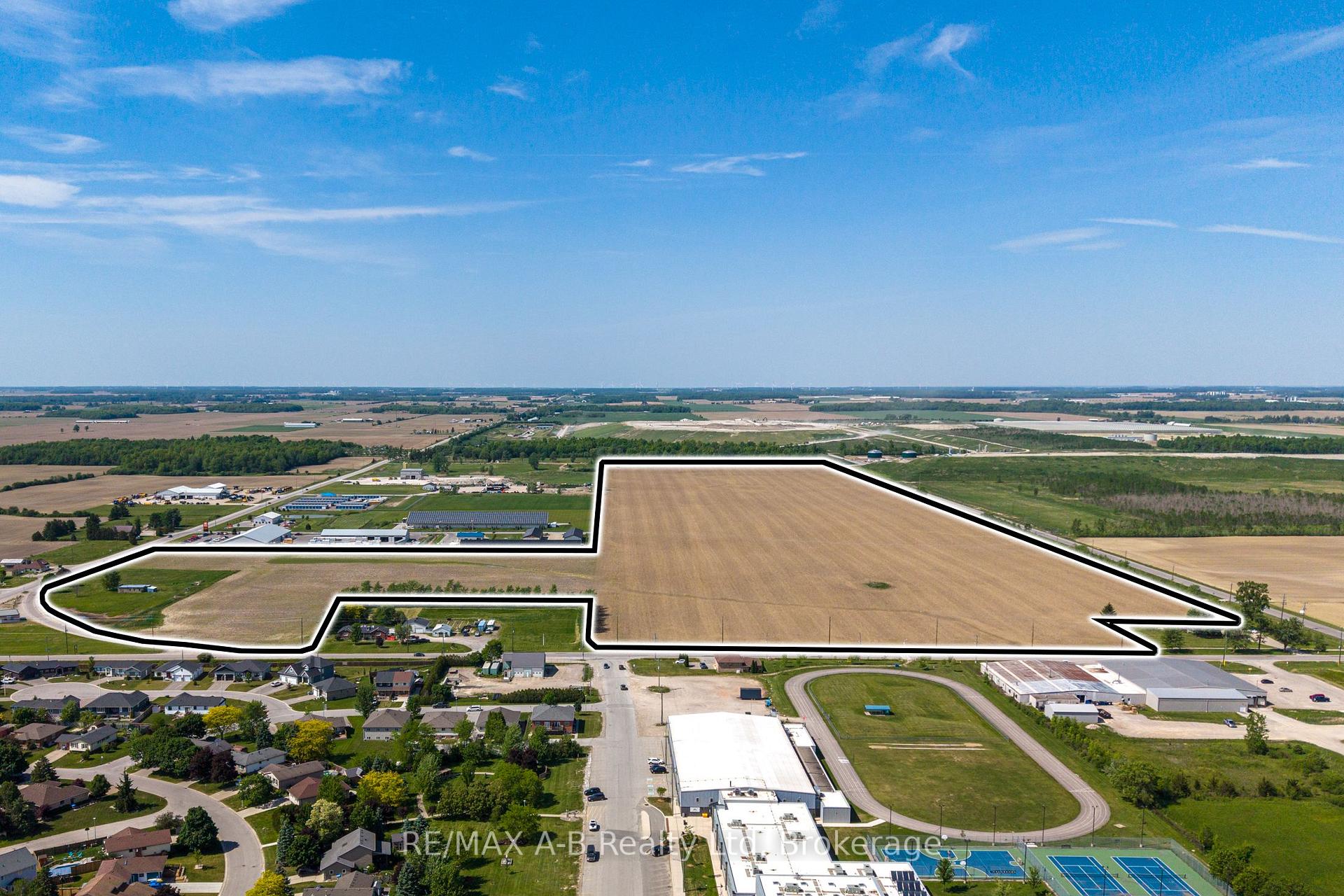 5438 Nauvoo Road, Warwick, On N0m 2s0