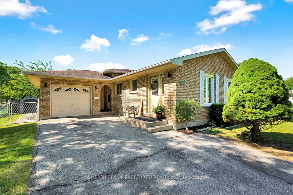 1 Ponderosa Crescent, London South, On N6e 2l4