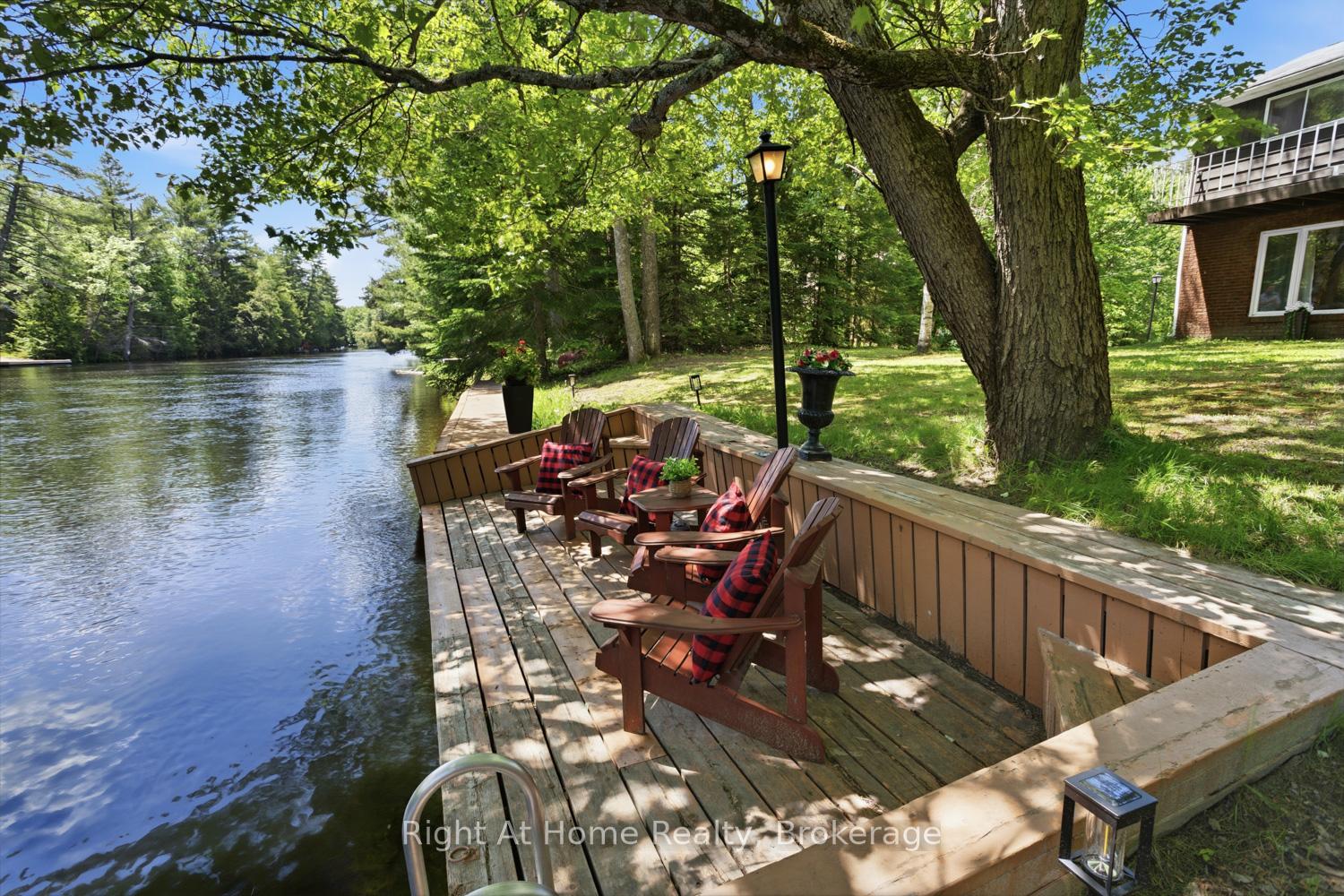 1074 Holiday Park Drive, Bracebridge, On P1l 1w9