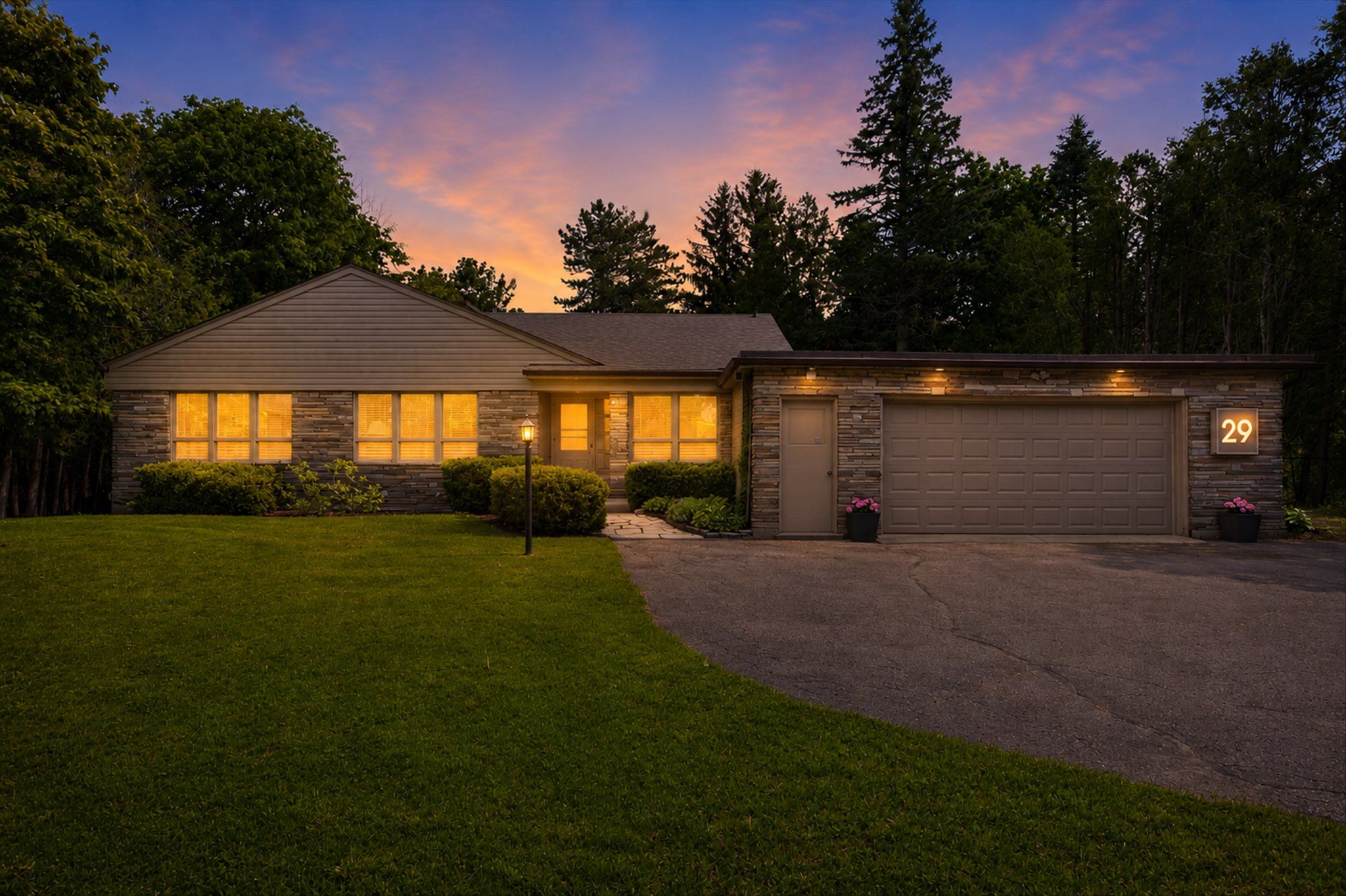 29 Merino Road, Peterborough, On K9j 6m8