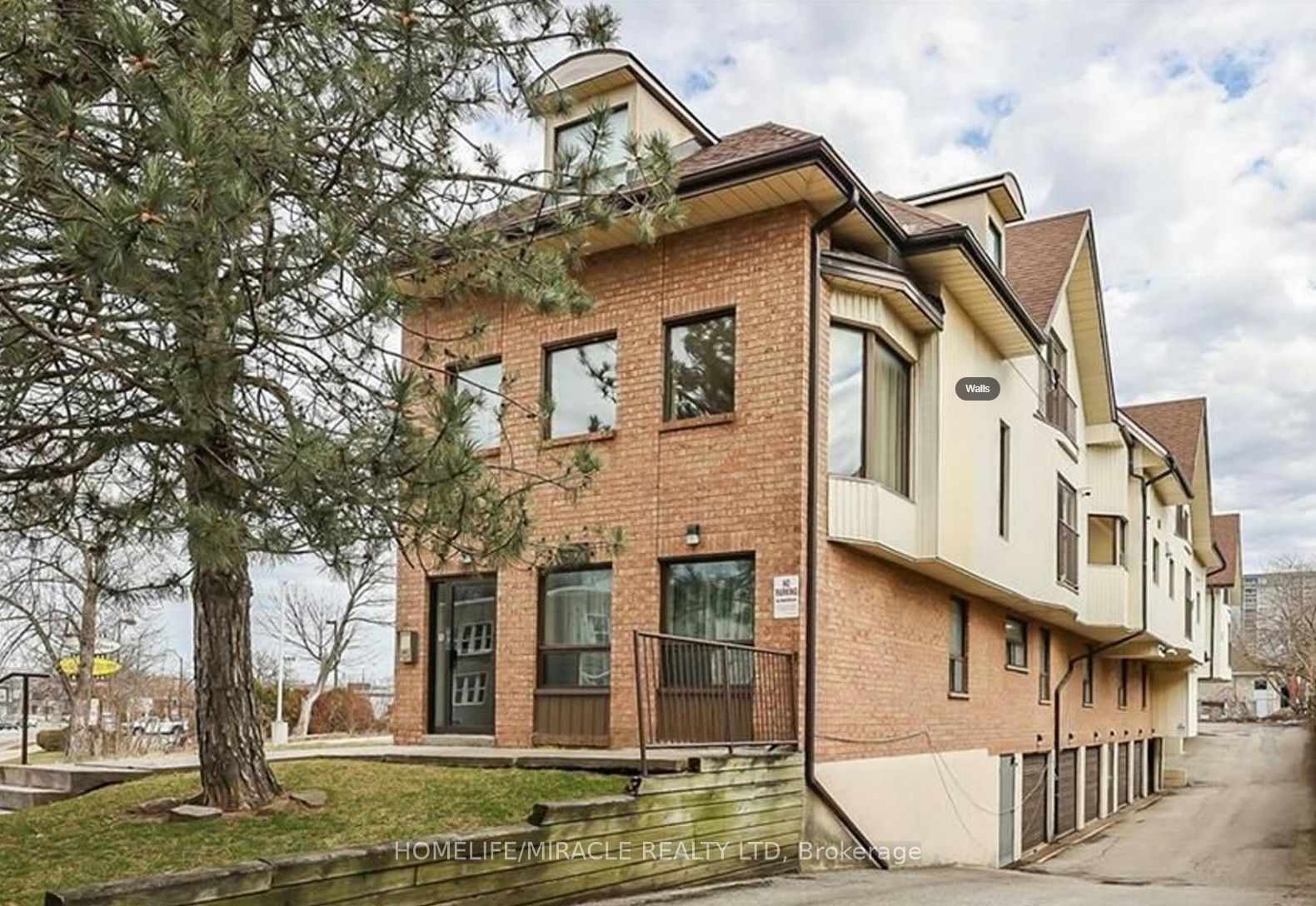 4872 Valley Way 201, Niagara Falls, On L2e 1w3