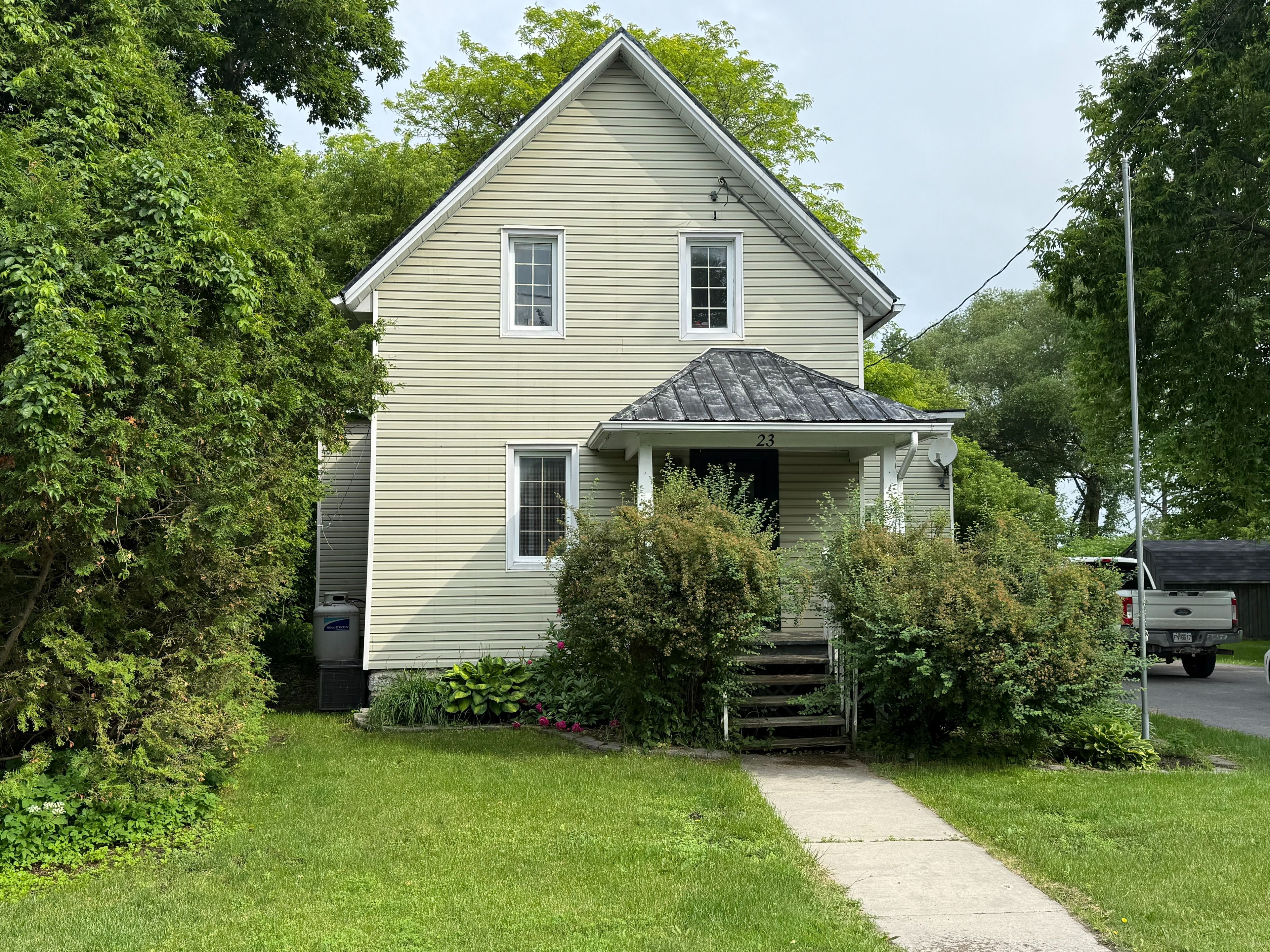 23 Mechanic Street E, North Glengarry, On K0c 1t0
