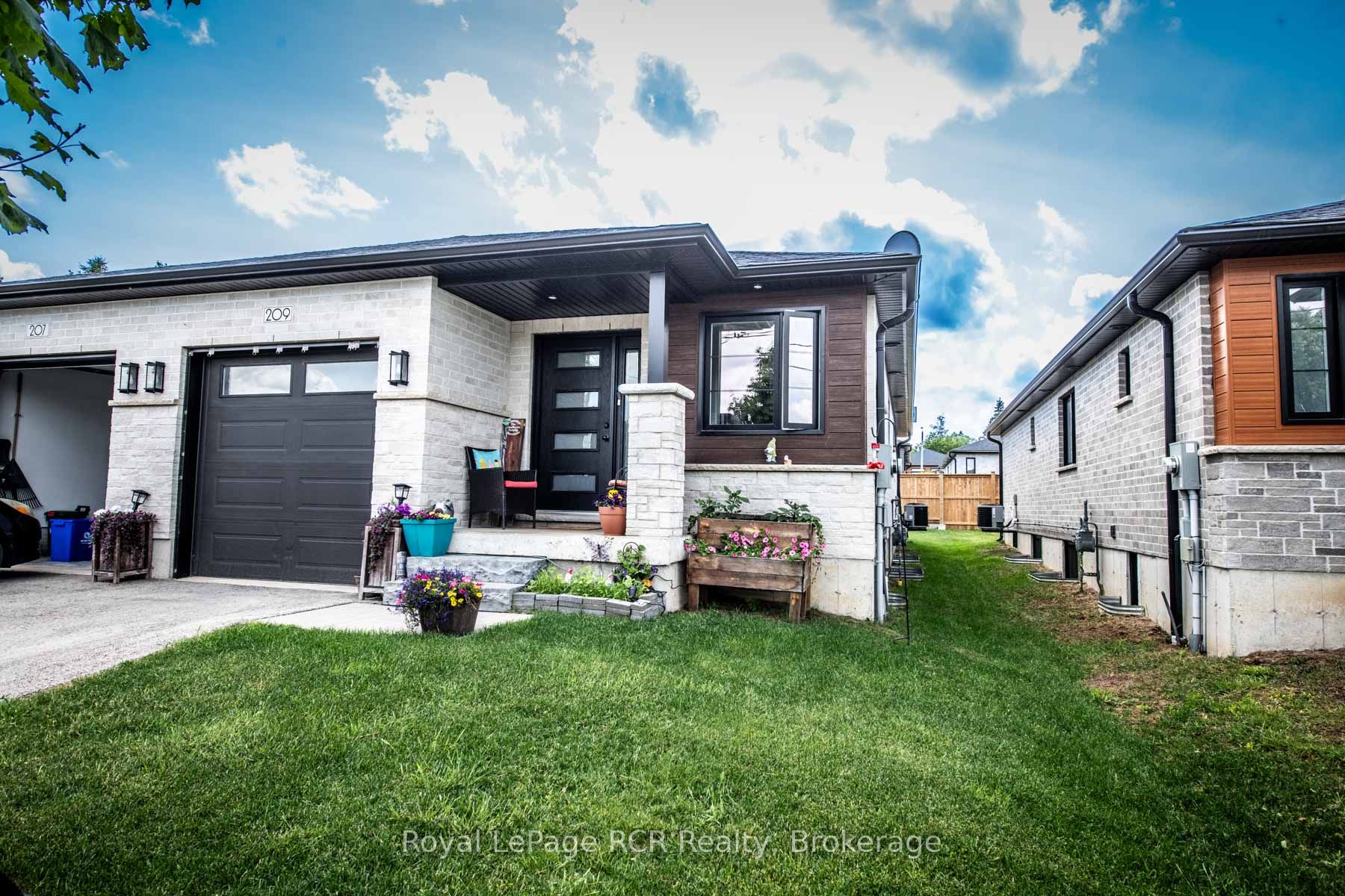 209 Church Street N, Wellington North, On N0g 2l4