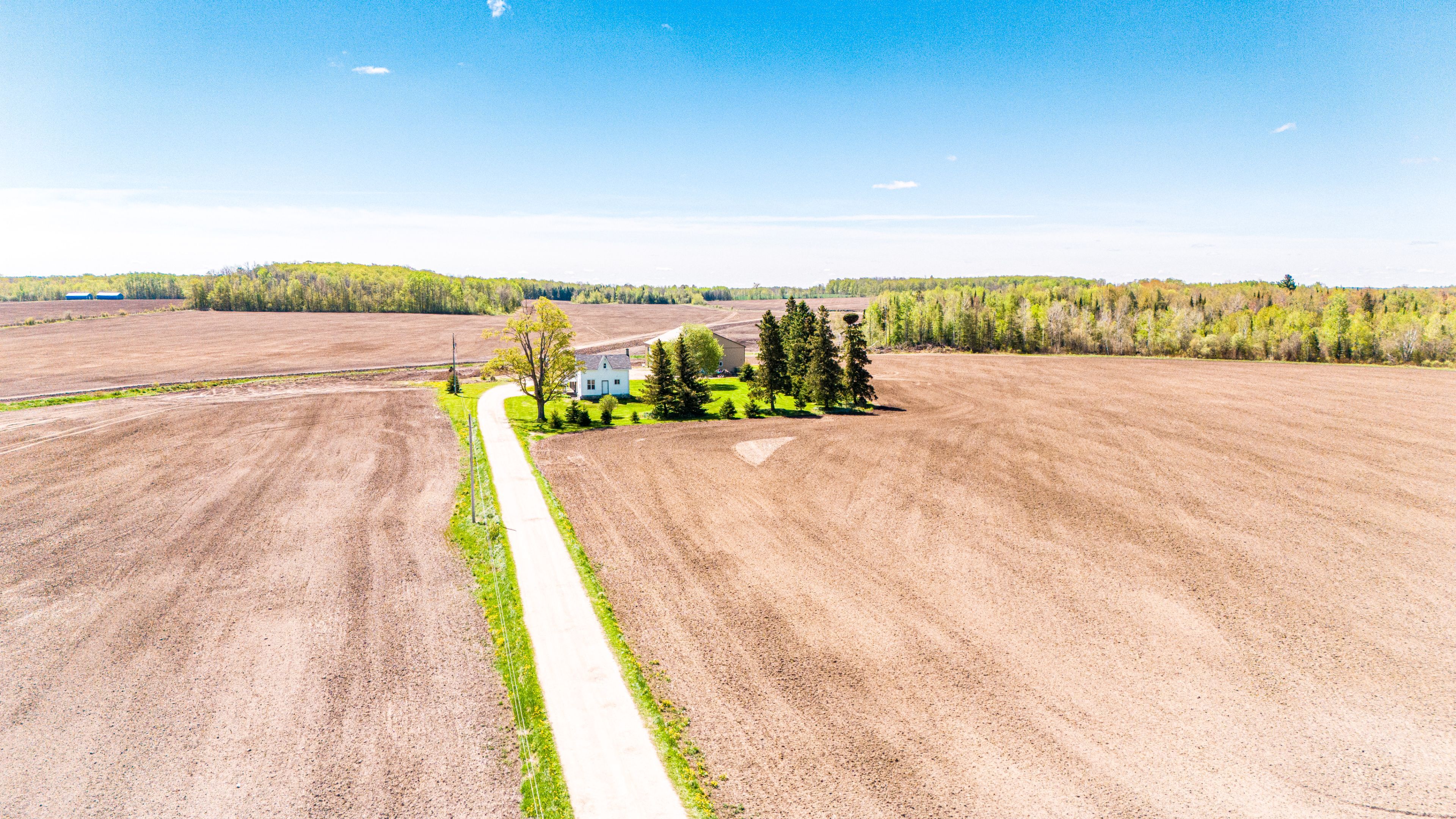8323 Line 12 Street, Wellington North, On N1h 6j2