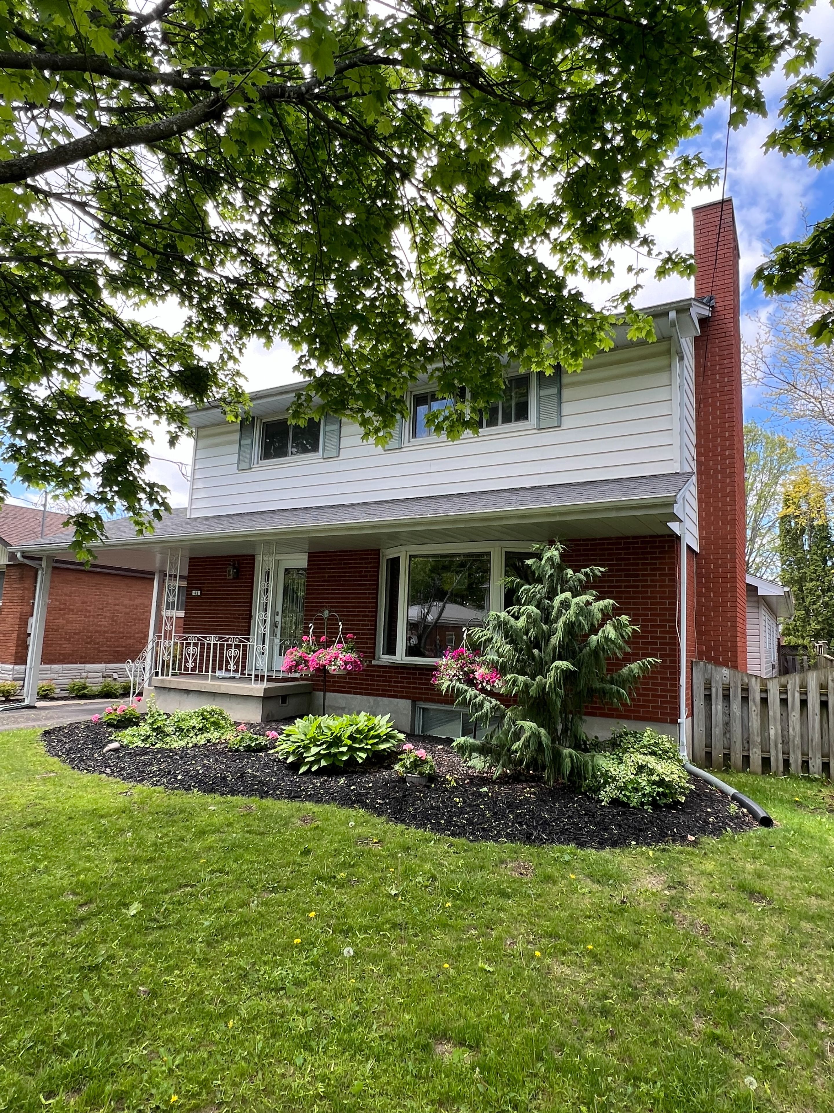 49 Plaza Square, Belleville, On K8n 4j2