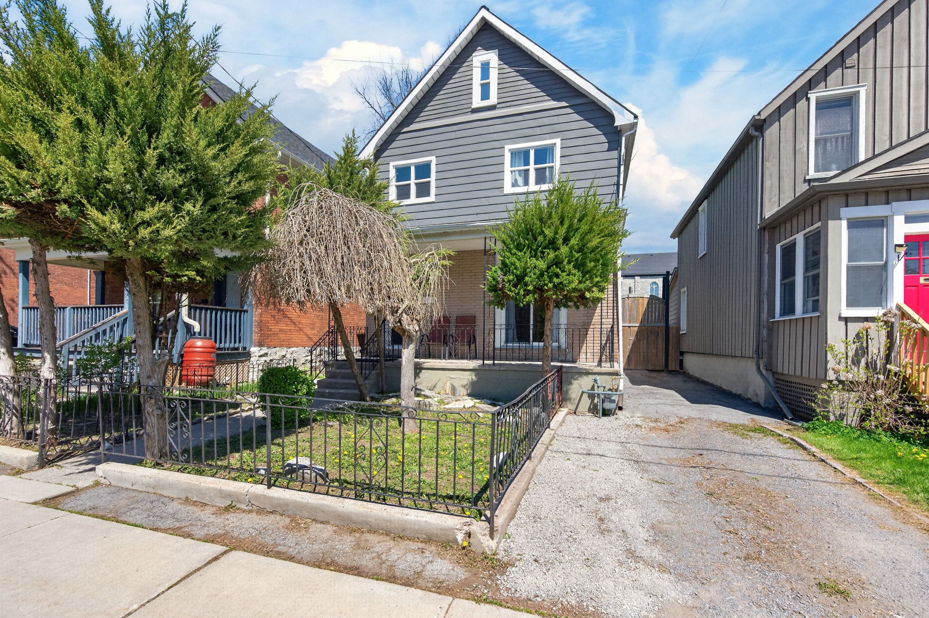 69 John Street, Kingston, On K7k 1t1