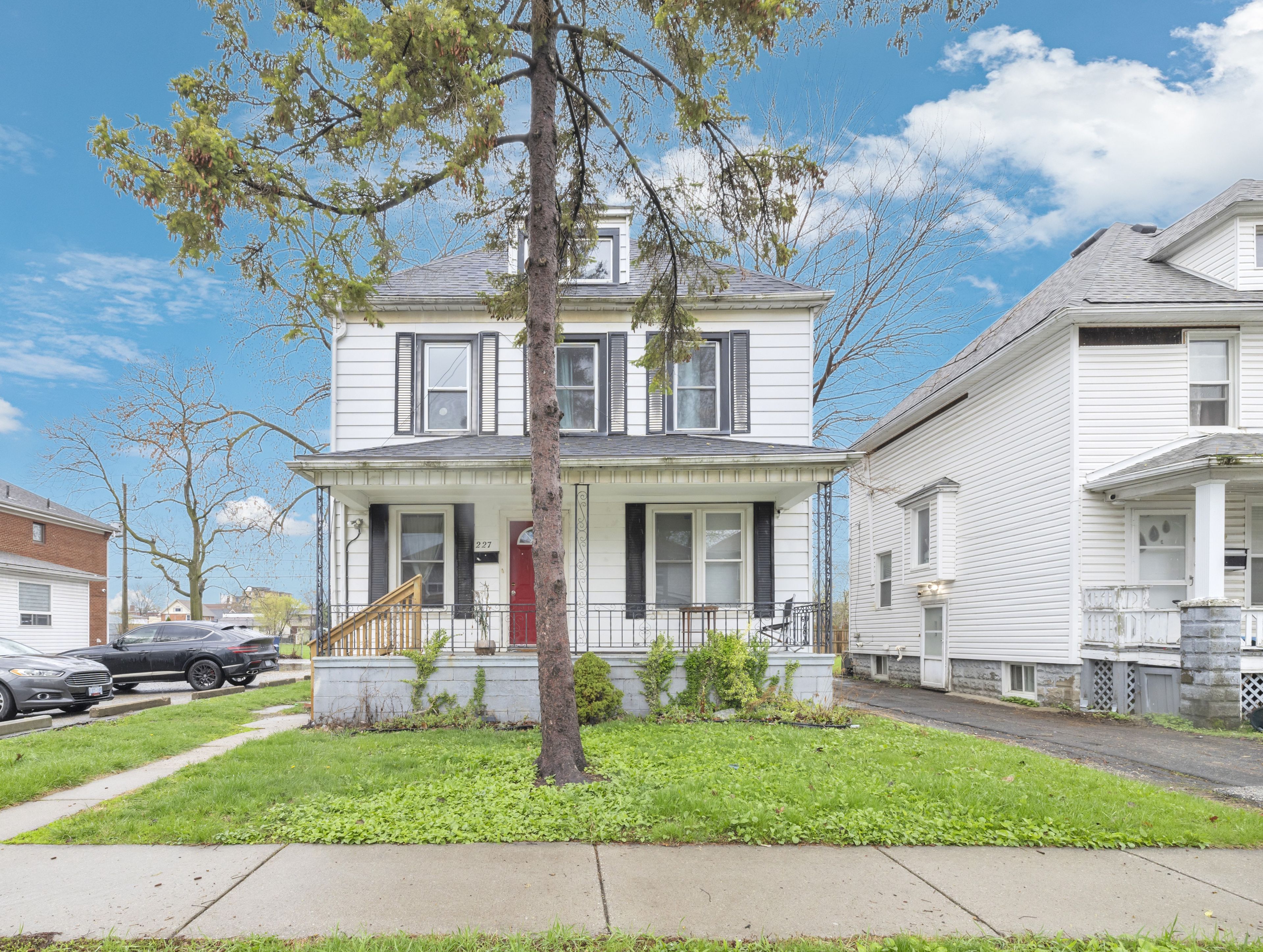 227 Bridge Avenue, Windsor, On N9b 2m1