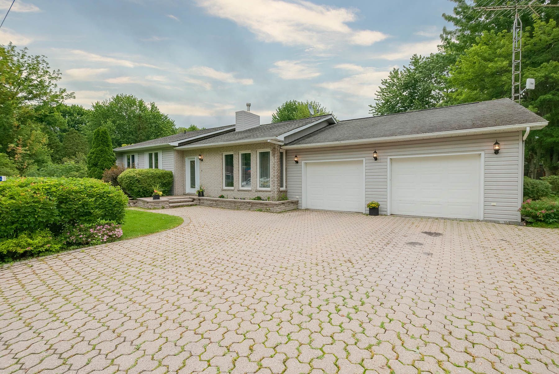 21050 Juniper Avenue, South Glengarry, On K0c 1e0