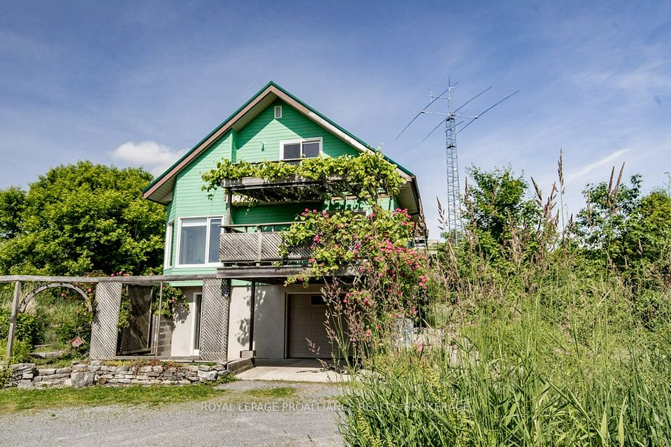 1558 Highway 96, Frontenac Islands, On K0h 2y0