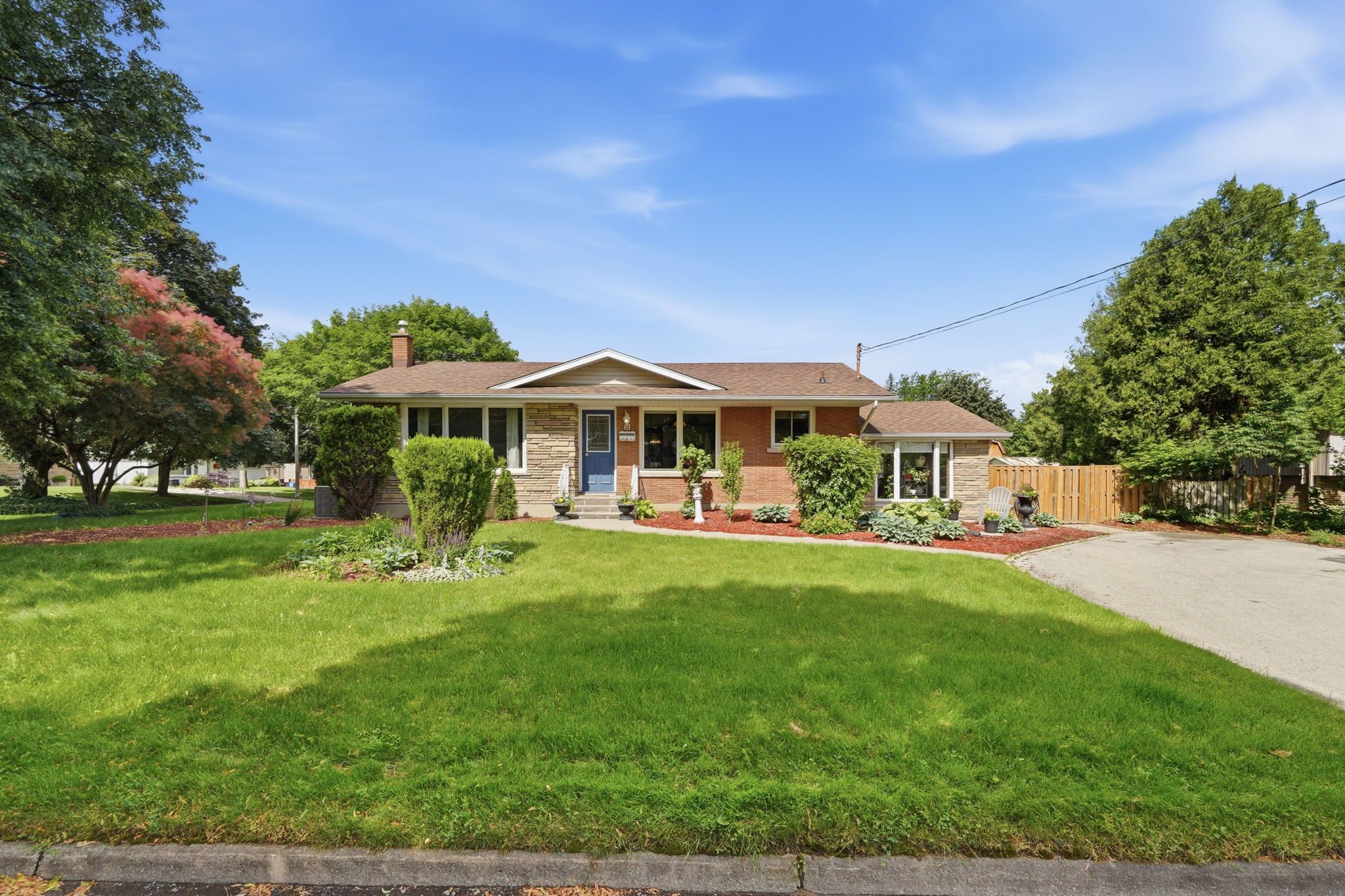 81 Leaside Drive, St. Catharines, On L2m 4g7