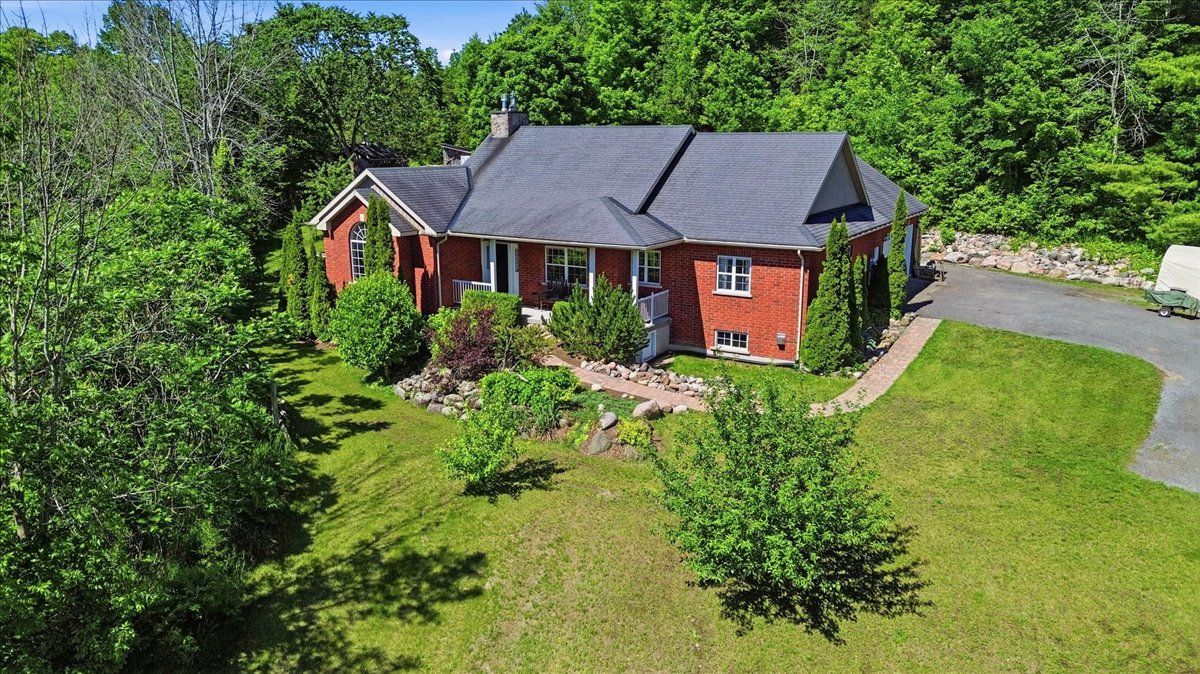 54 Murray Harrington Road, Quinte West, On K8v 5p6
