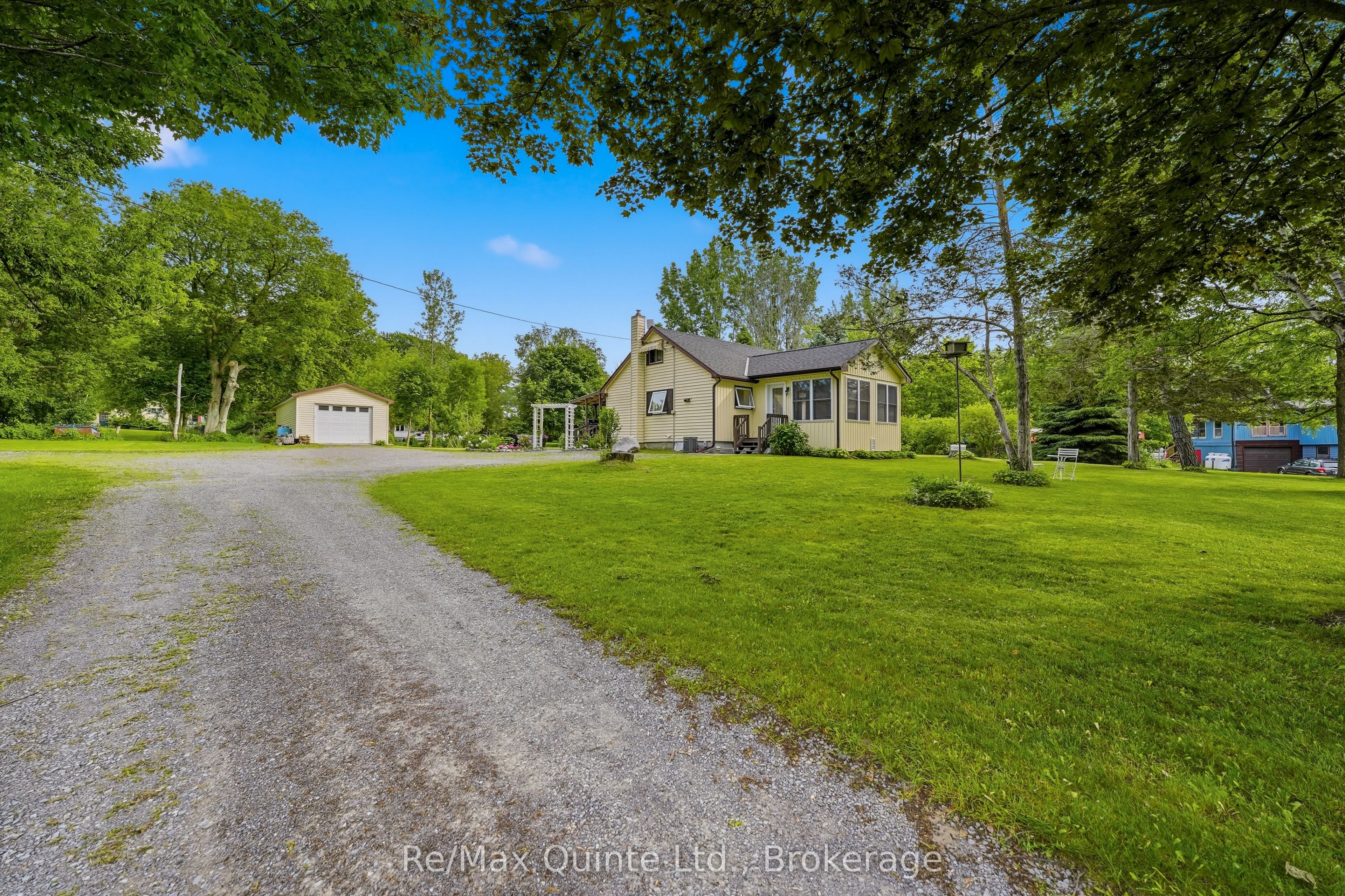 97c County Road 18, Prince Edward County, On K0k 1p0