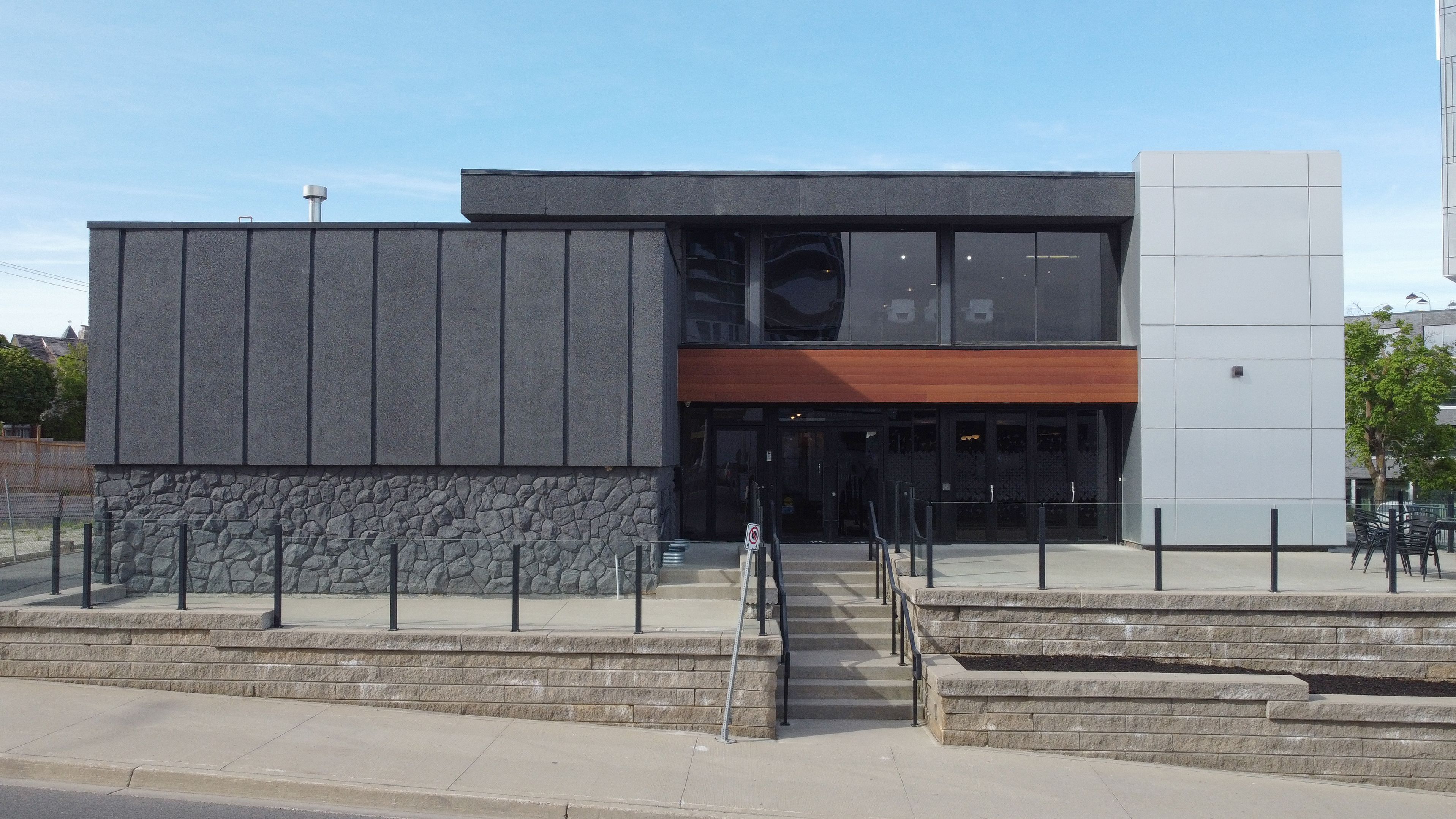 618 King Street W, Kitchener, On N2g 1c8