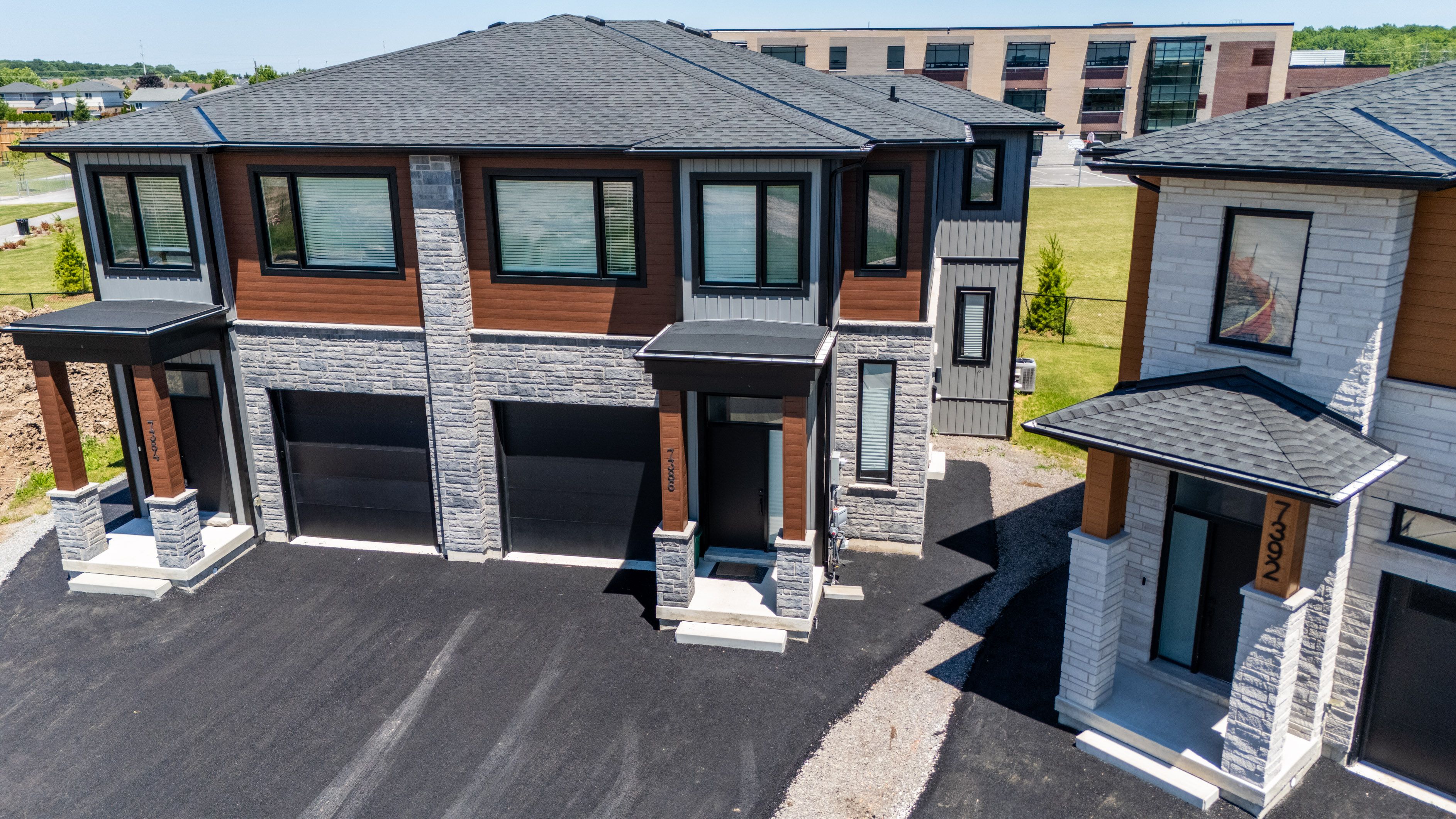 7386 Splendour Drive, Niagara Falls, On L2h 3v8