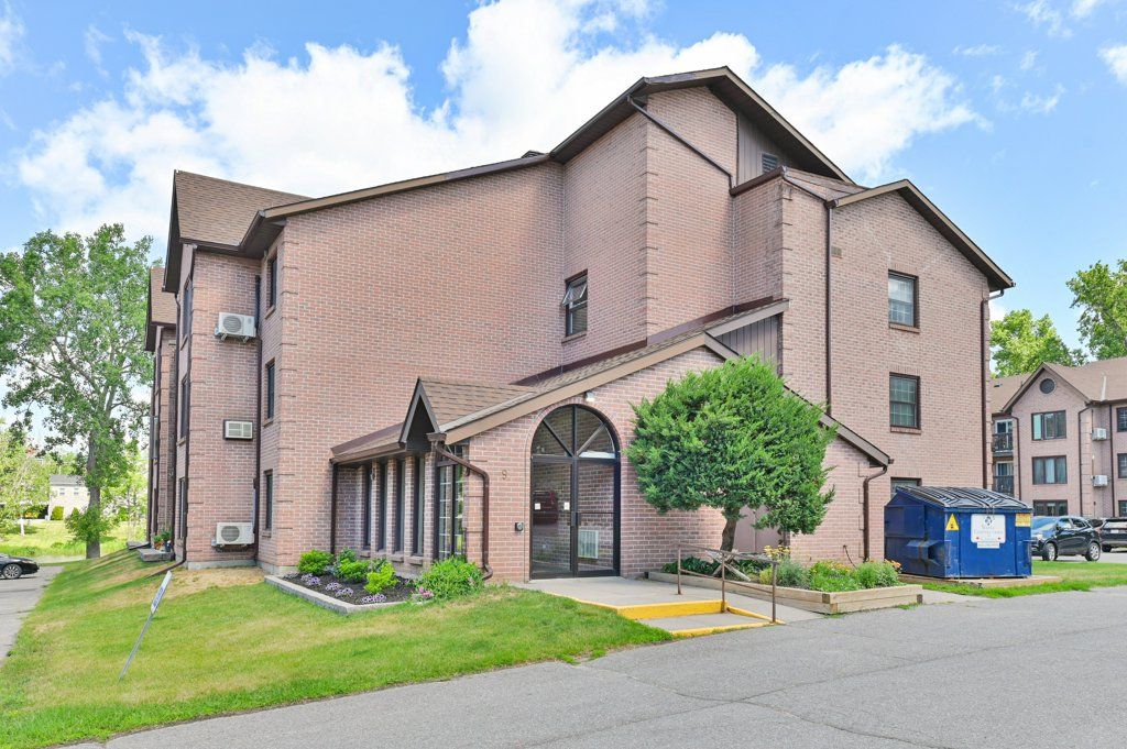 9 Centre Street 203, Greater Napanee, On K7r 3x3