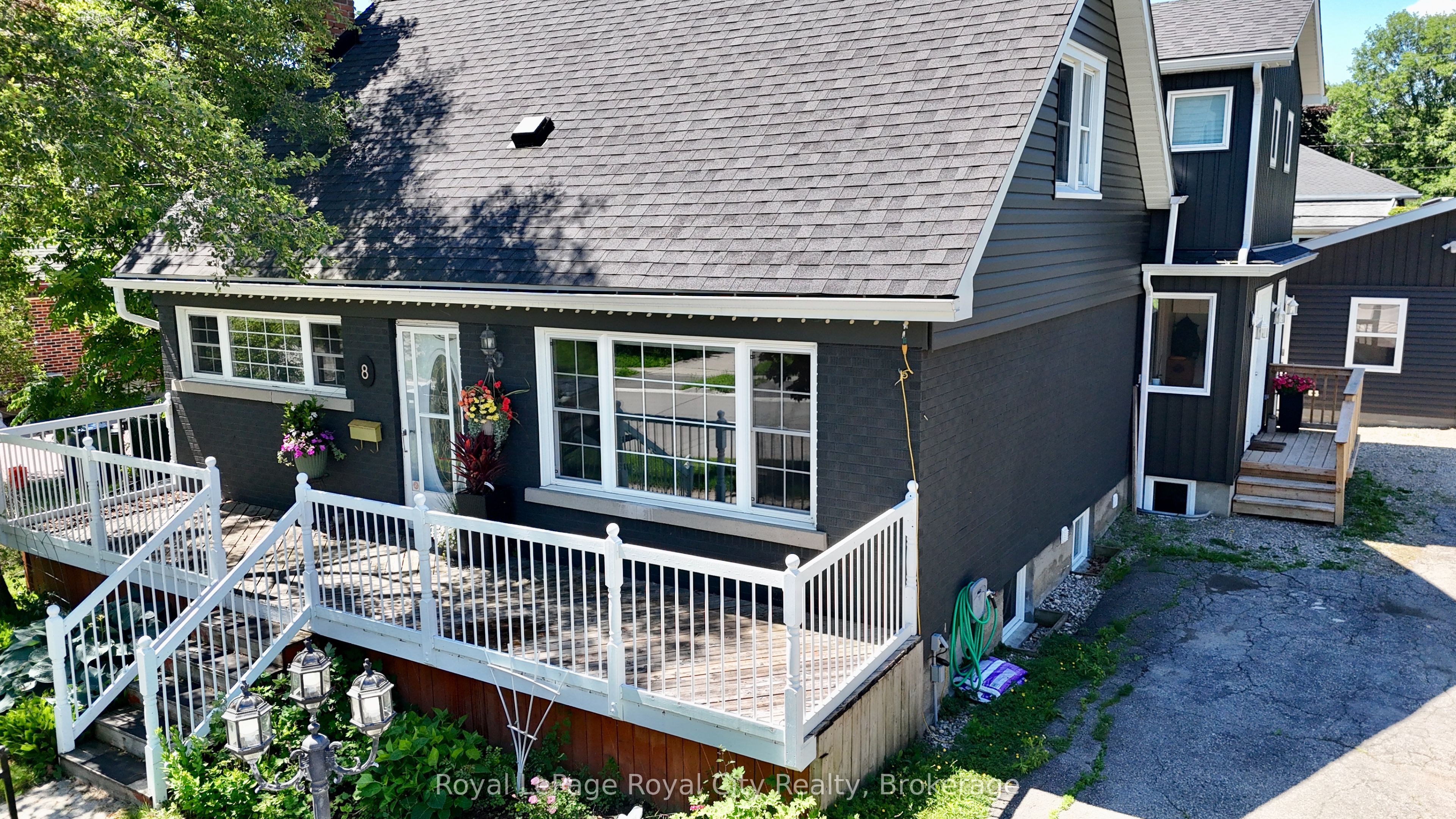 8 Rosewood Avenue, Guelph, On N1h 5z9