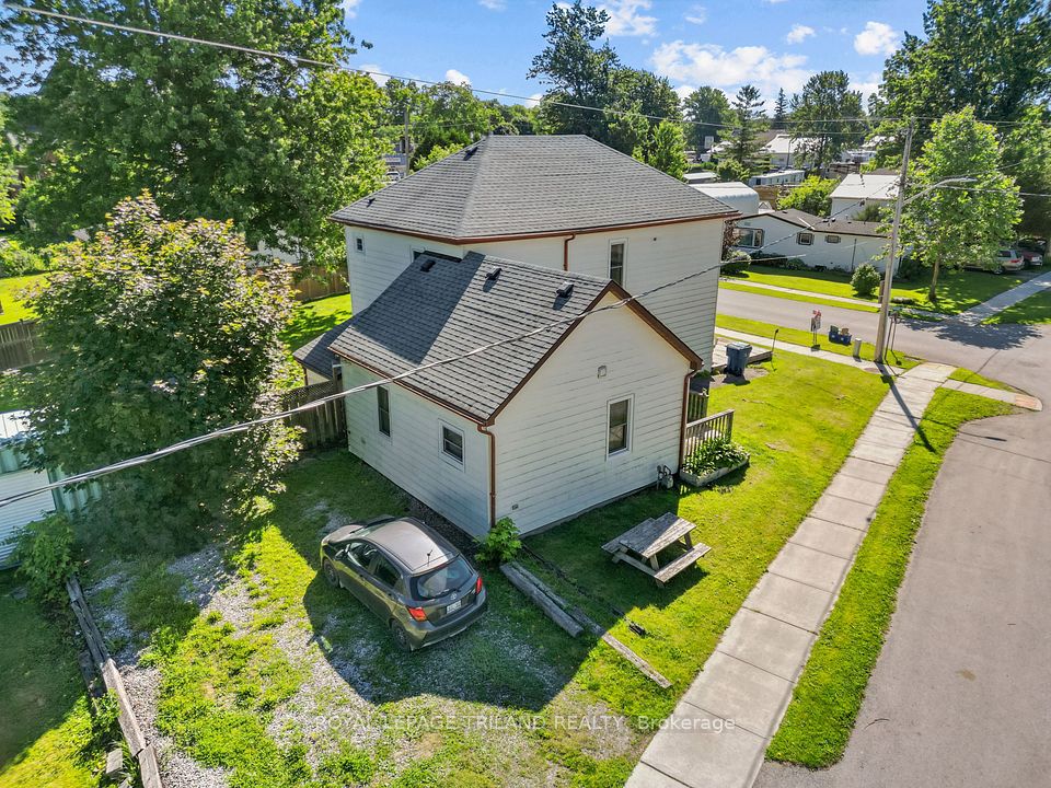 15 Dundas Street, Newbury, On N0l 1z0