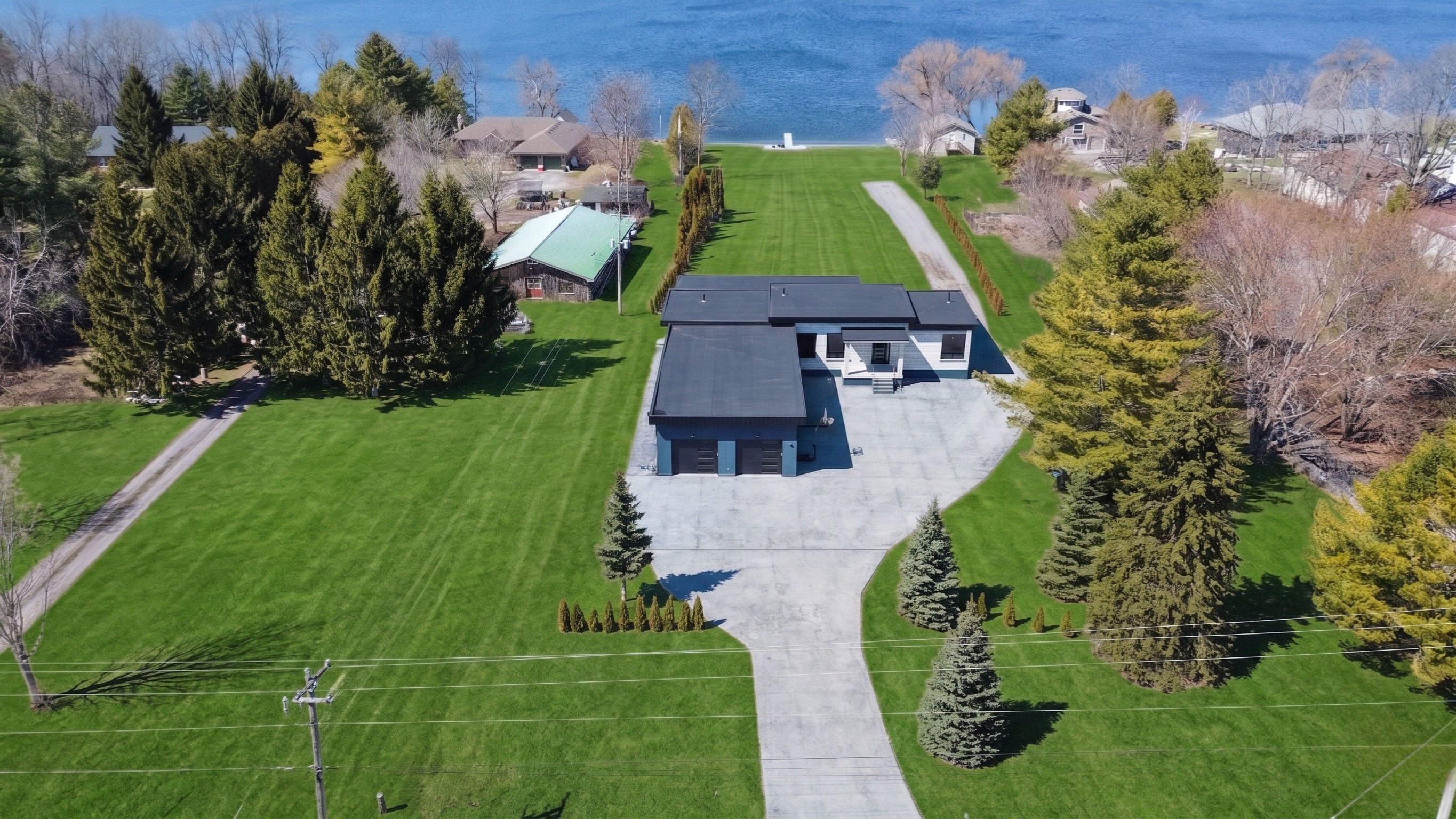 2528 County Road 3, Prince Edward County, On K0k 1l0