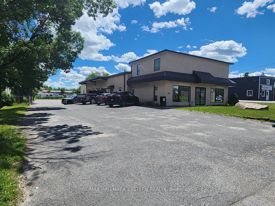 708 Rye Street, Peterborough, On K9j 6w9