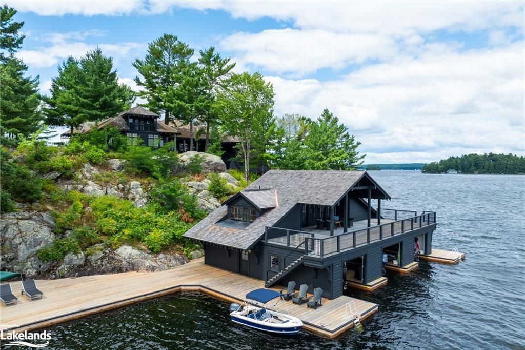 1 Onaway Island R21, Muskoka Lakes, On P0b 1j0