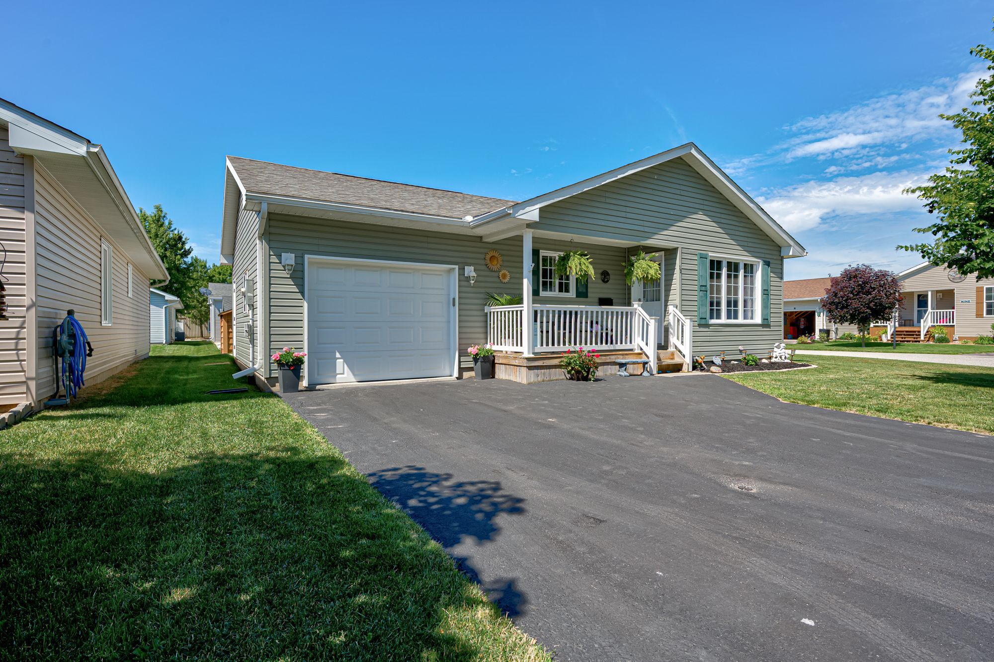 12 Kellestine Drive, Strathroy-Caradoc, On N7g 0c5