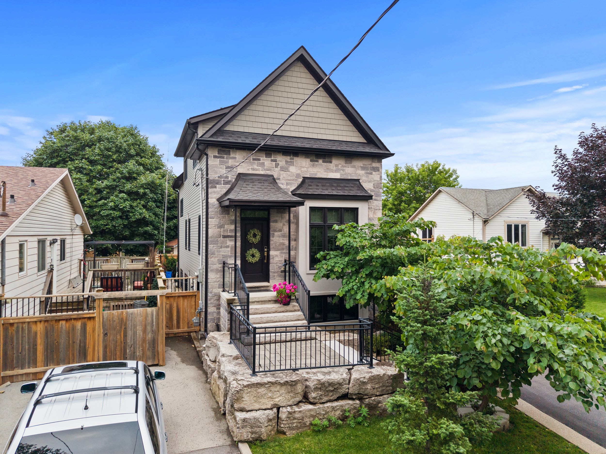 8 Stanmary Drive, St. Catharines, On L2n 5t4