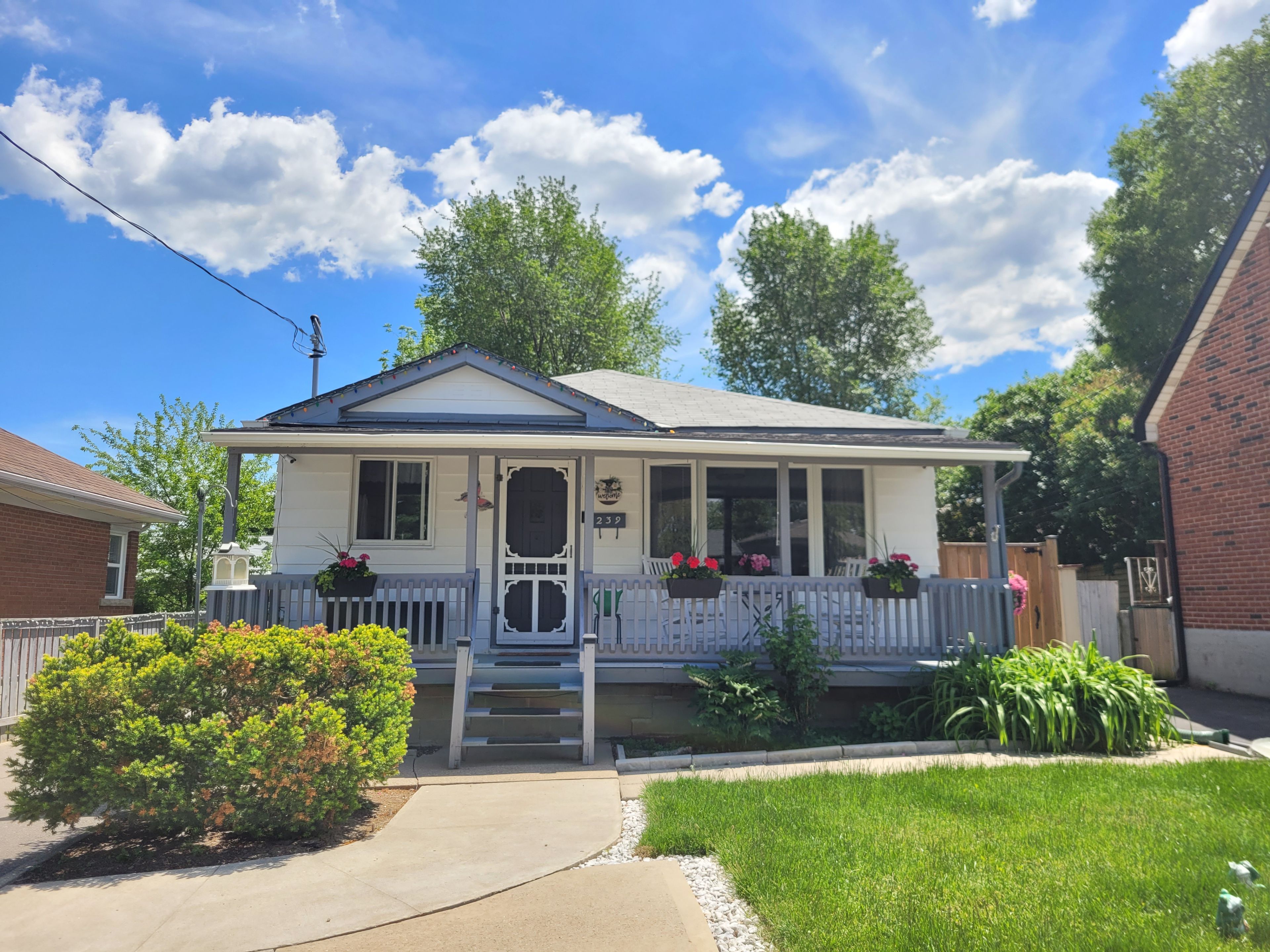 239 West 18th Street, Hamilton, On L9c 4h1