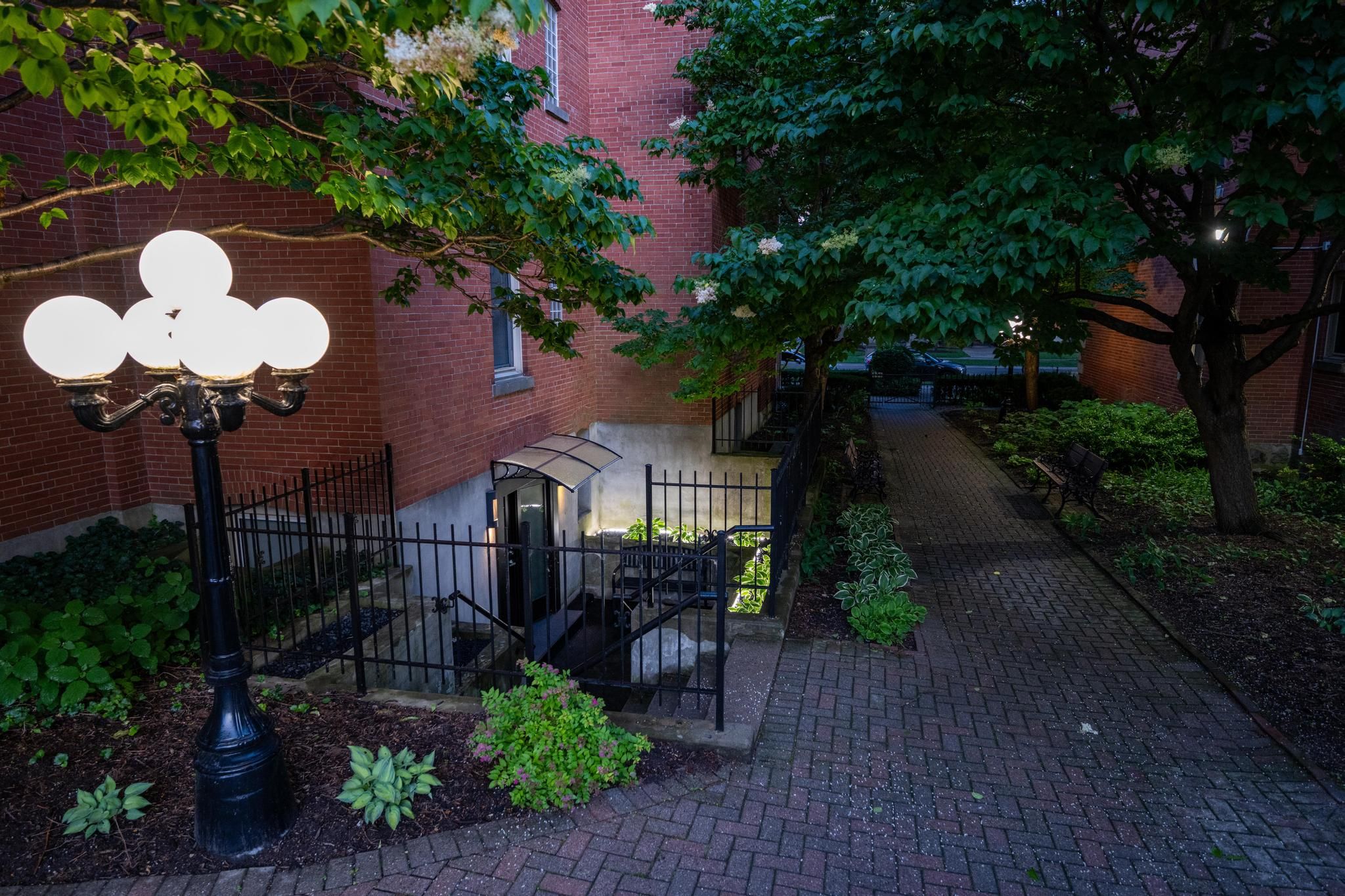 280 S Queens Avenue 1, London East, On N6b 1x3