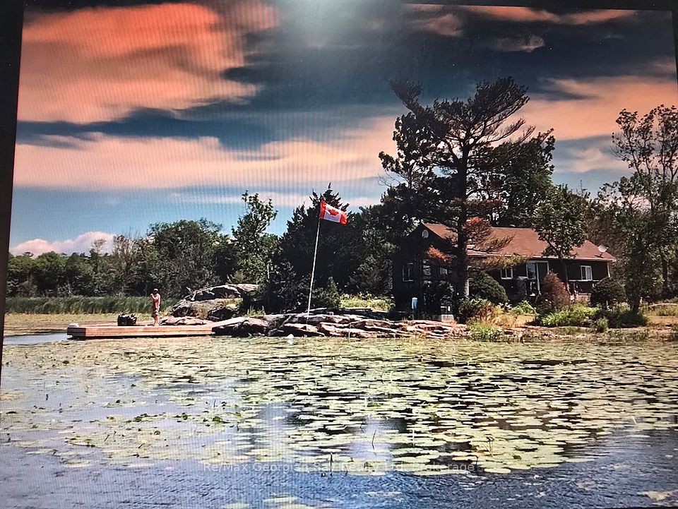 380 2 Island, Georgian Bay, On L0k 1s0