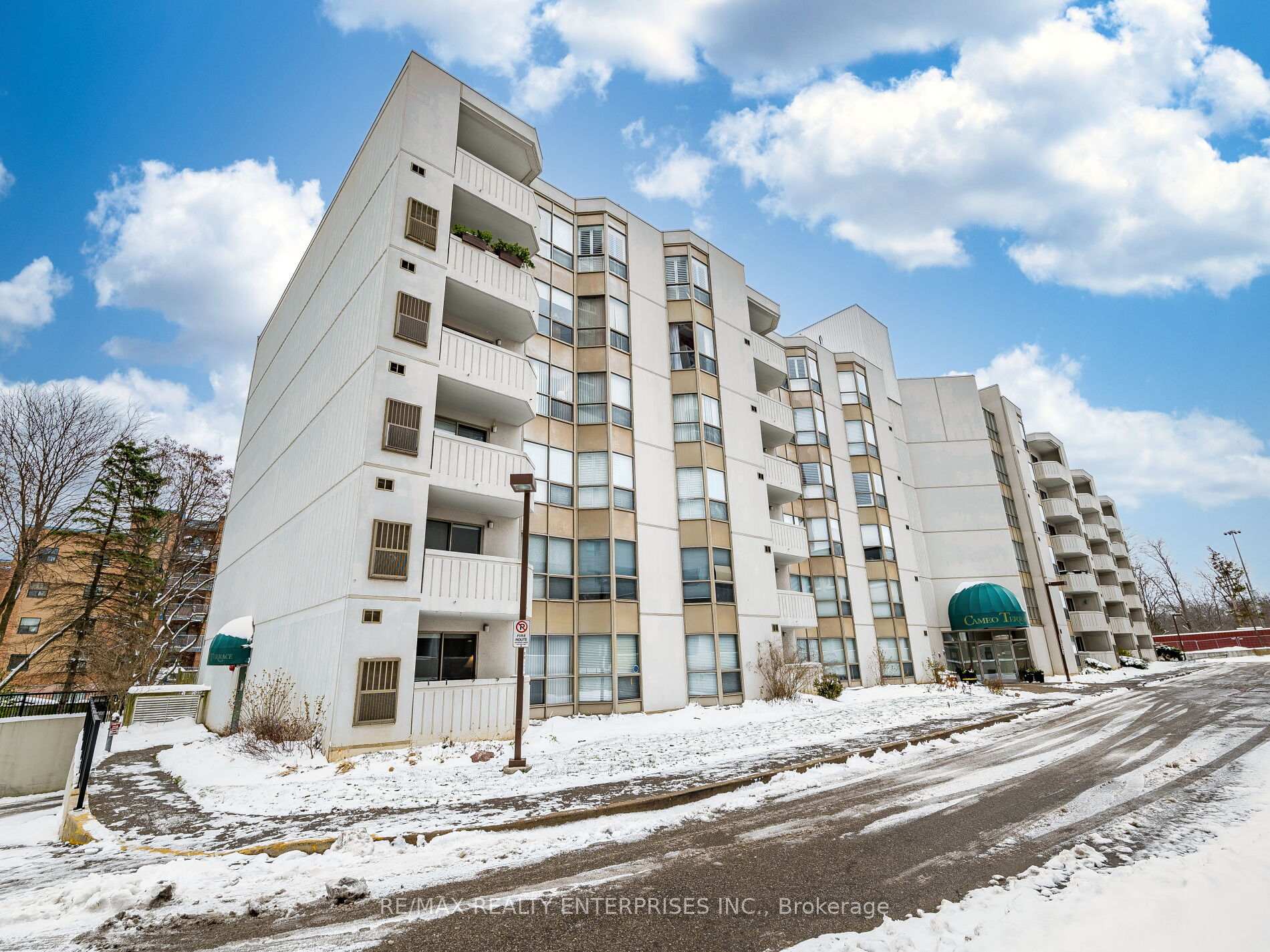 3267 King Street E 105, Kitchener, On N2a 4a4
