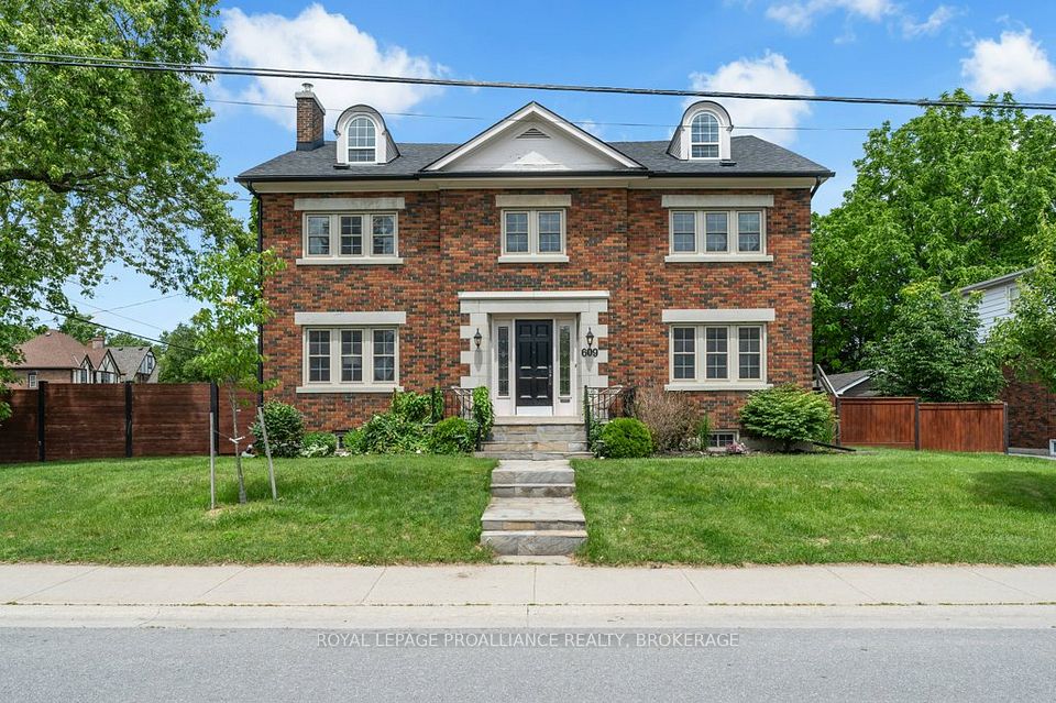 609 Earl Street, Kingston, On K7l 2k6