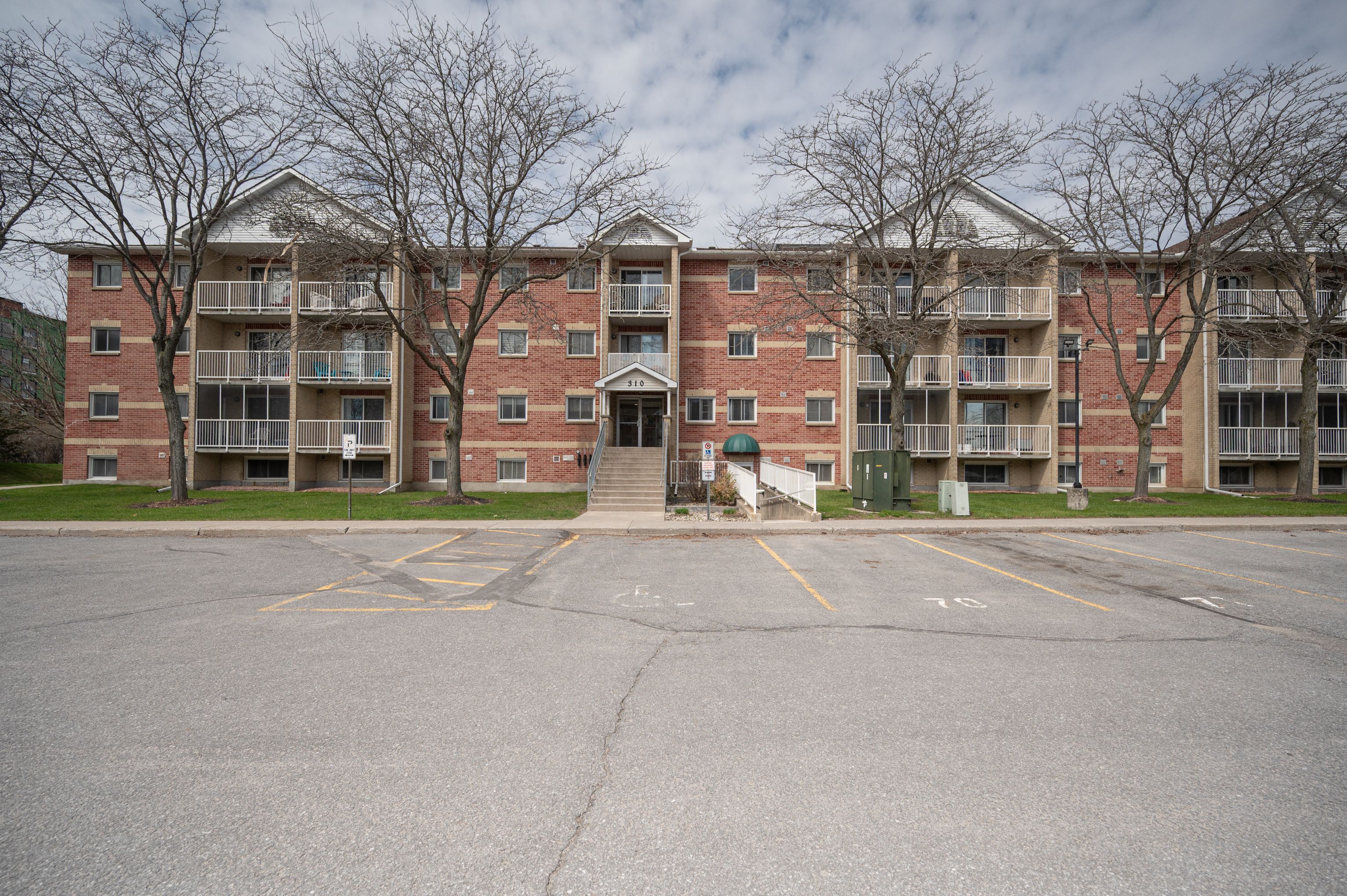 316 Kingsdale Avenue 411, Kingston, On K7m 8s2