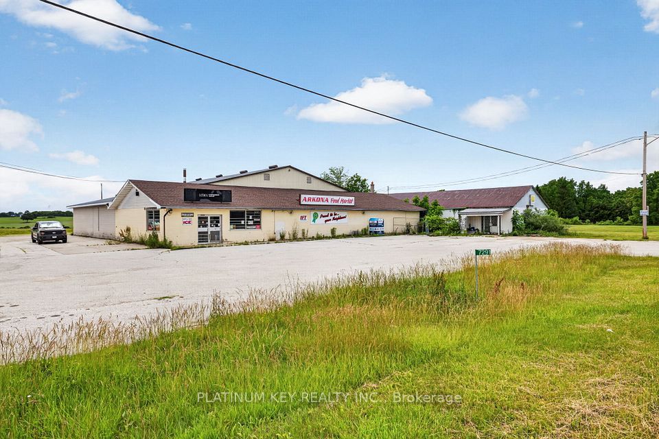 7291 Arkona Road, Lambton Shores, On N0m 1b0