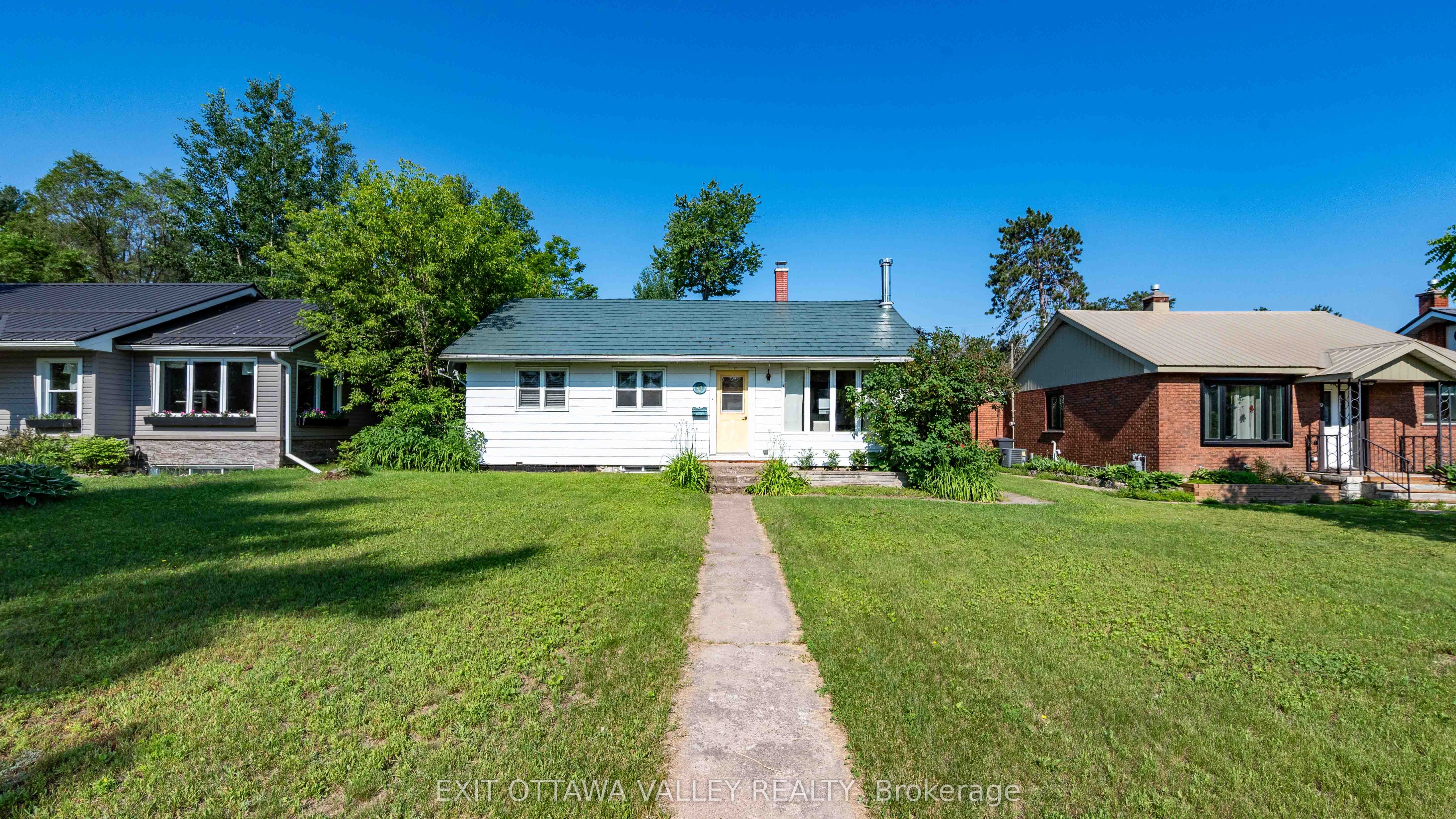 41 Huron Street, Deep River, On K0j 1p0