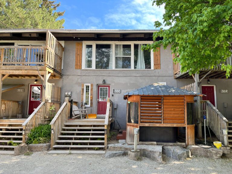 190-192-194 Tyrolean Lane, Blue Mountains, On L9y 0n4