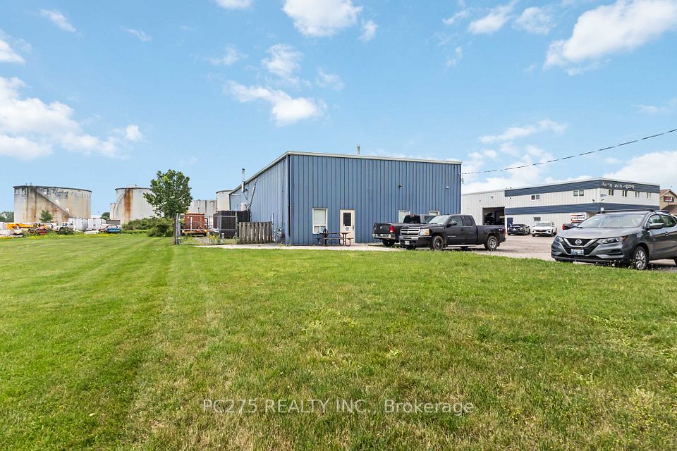 2081 Piper Lane, London East, On N5v 3s5