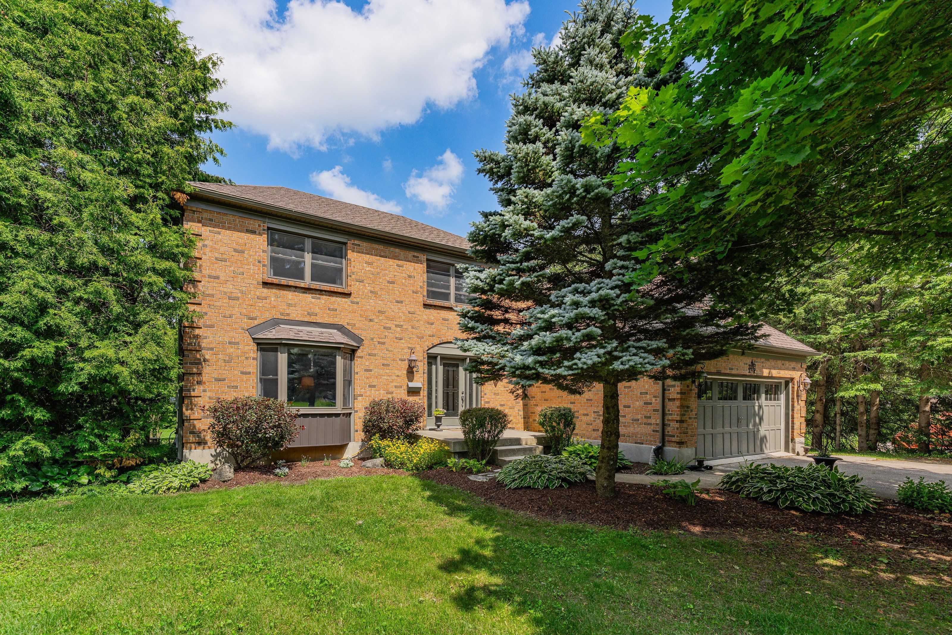 2 Gow Street, Centre Wellington, On N1m 3l2