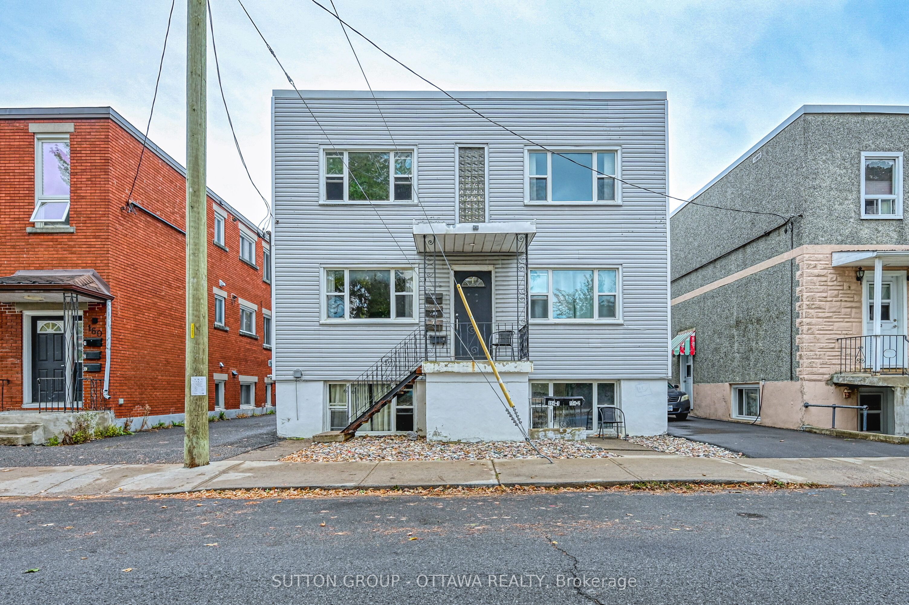 154-156 Dagmar Avenue, Vanier And Kingsview Park, On K1l 5t2