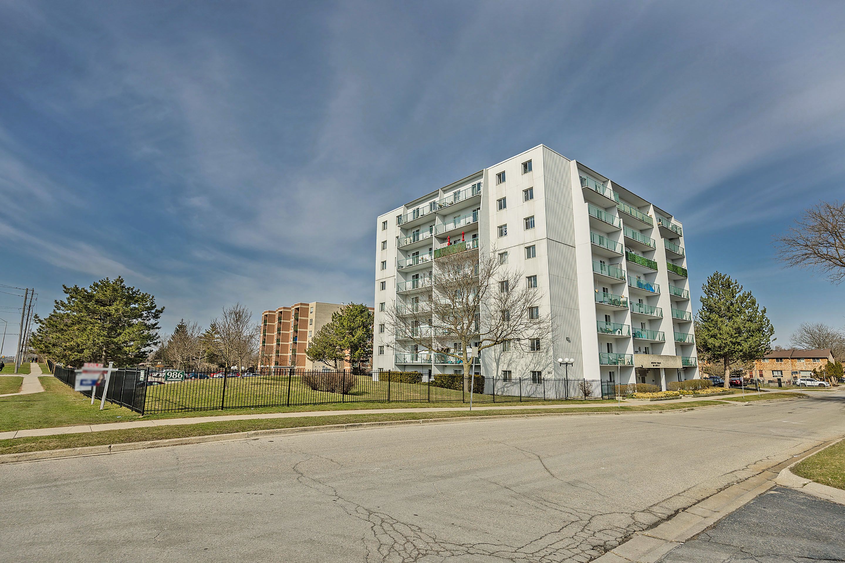 986 Huron Street 701, London East, On N5y 5e4