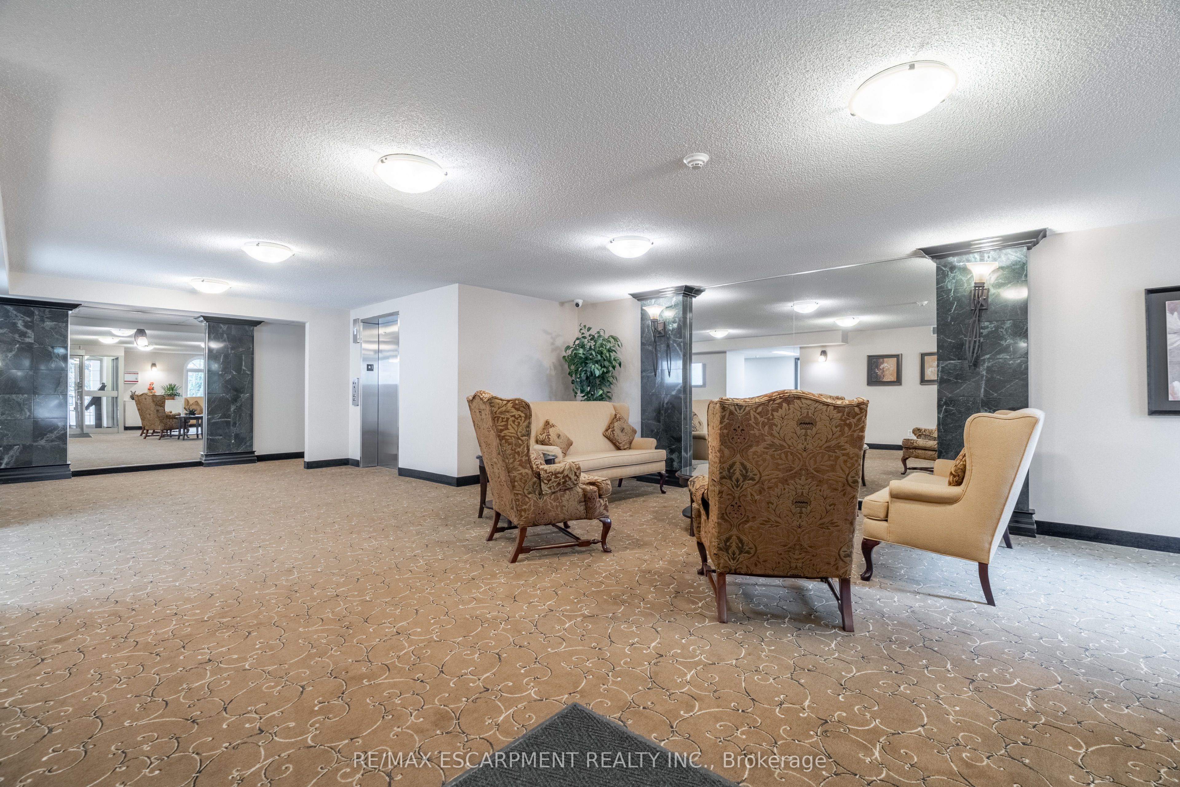 970 Golf Links Road 306, Hamilton, On L9k 1j8