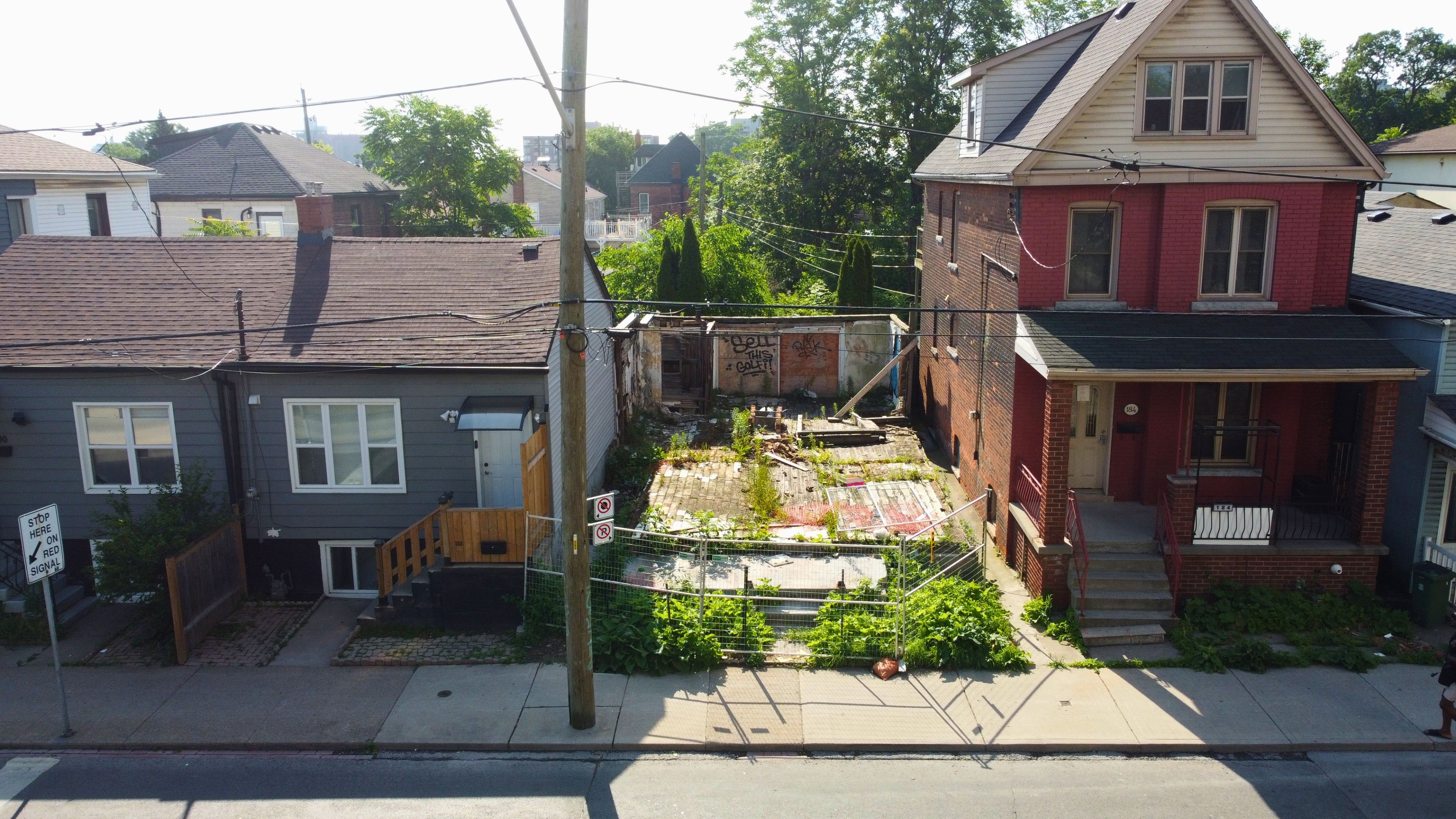 186 John Street N, Hamilton, On L8l 4p2