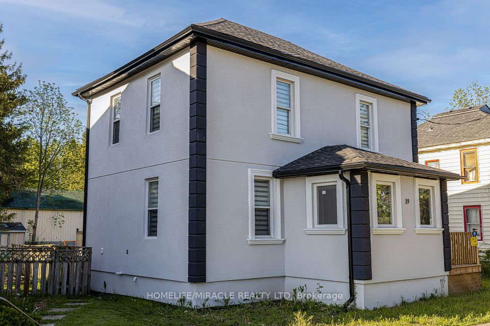 19 Gilbert Street, Lansdowne Village, On K0e 1l0
