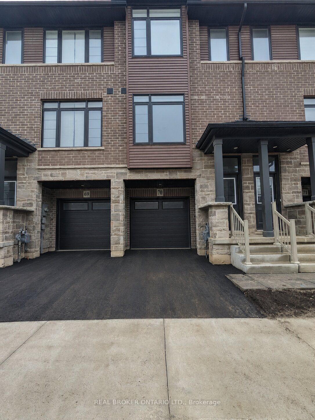 461 Blackburn Drive 70, Brantford, On N3t 0w9