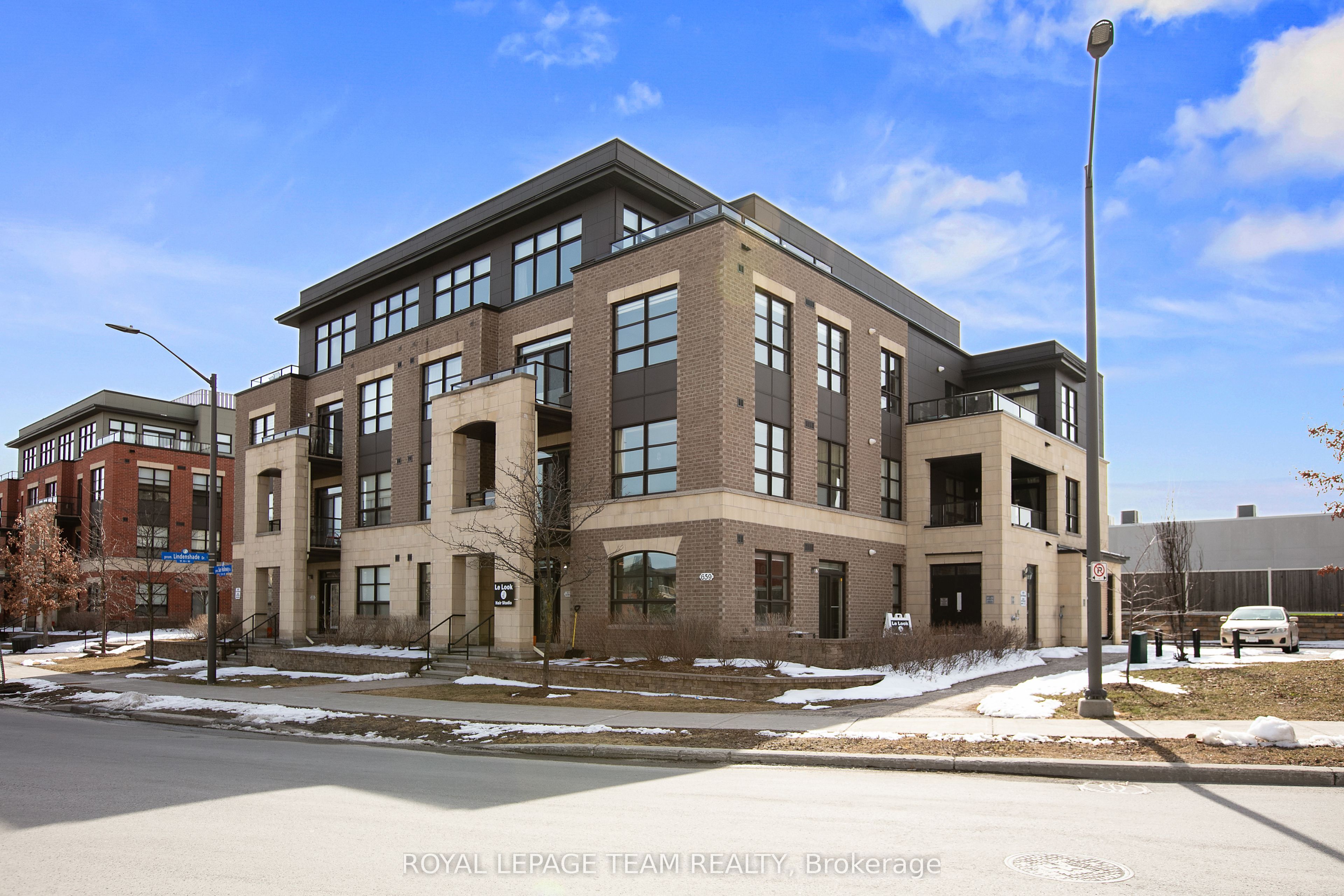 659 Sue Holloway Drive 401, Barrhaven, On K2j 5w4