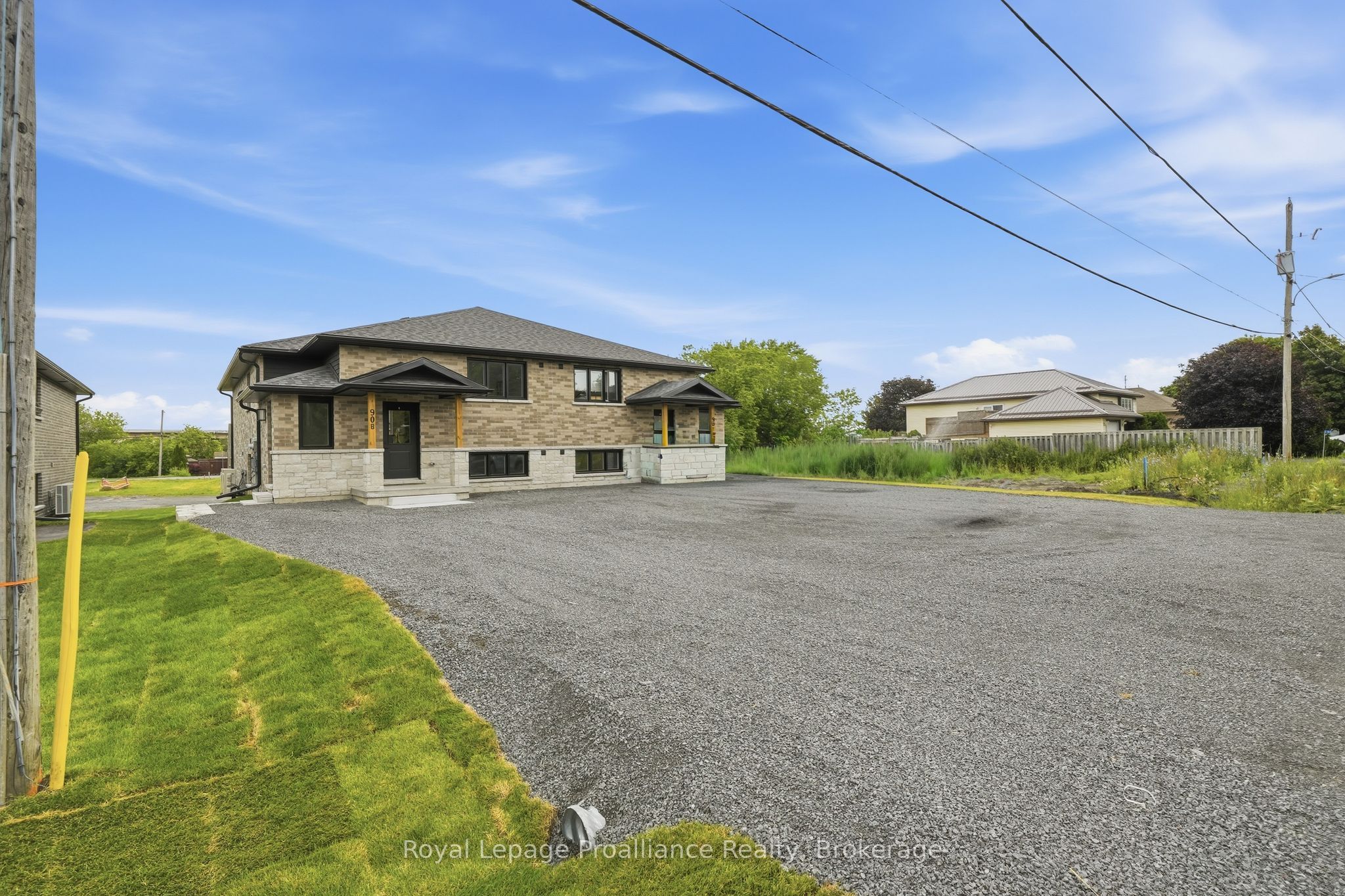 90b Lywood Street Lower, Belleville, On K0k 1k0