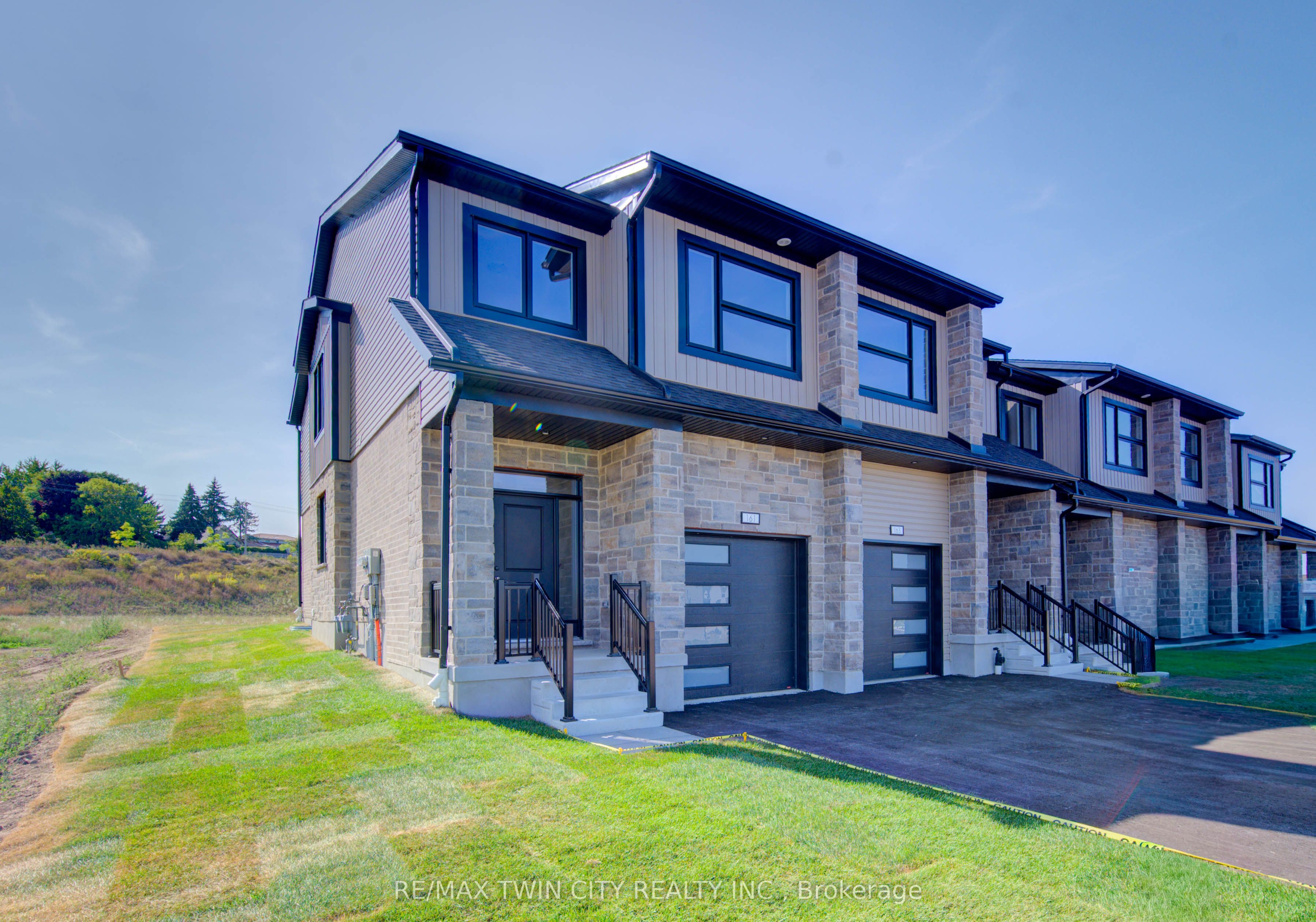 161 Dunnigan Drive, Kitchener, On N2b 0b1