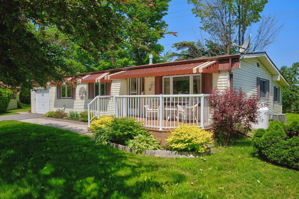8 Circle Drive, Kawartha Lakes, On K9v 0h7