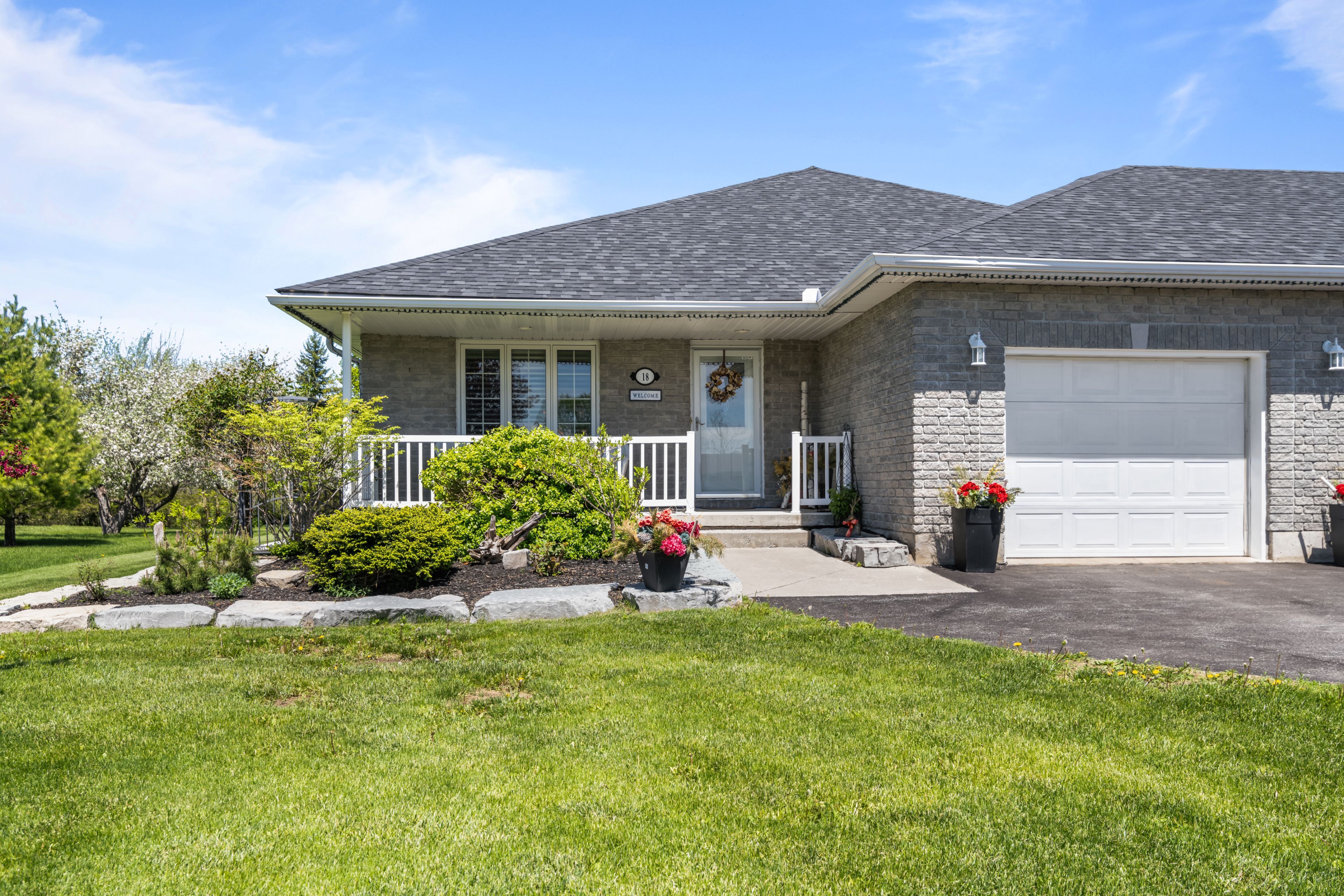 18 Applewood Drive, Trent Hills, On K0l 1l0