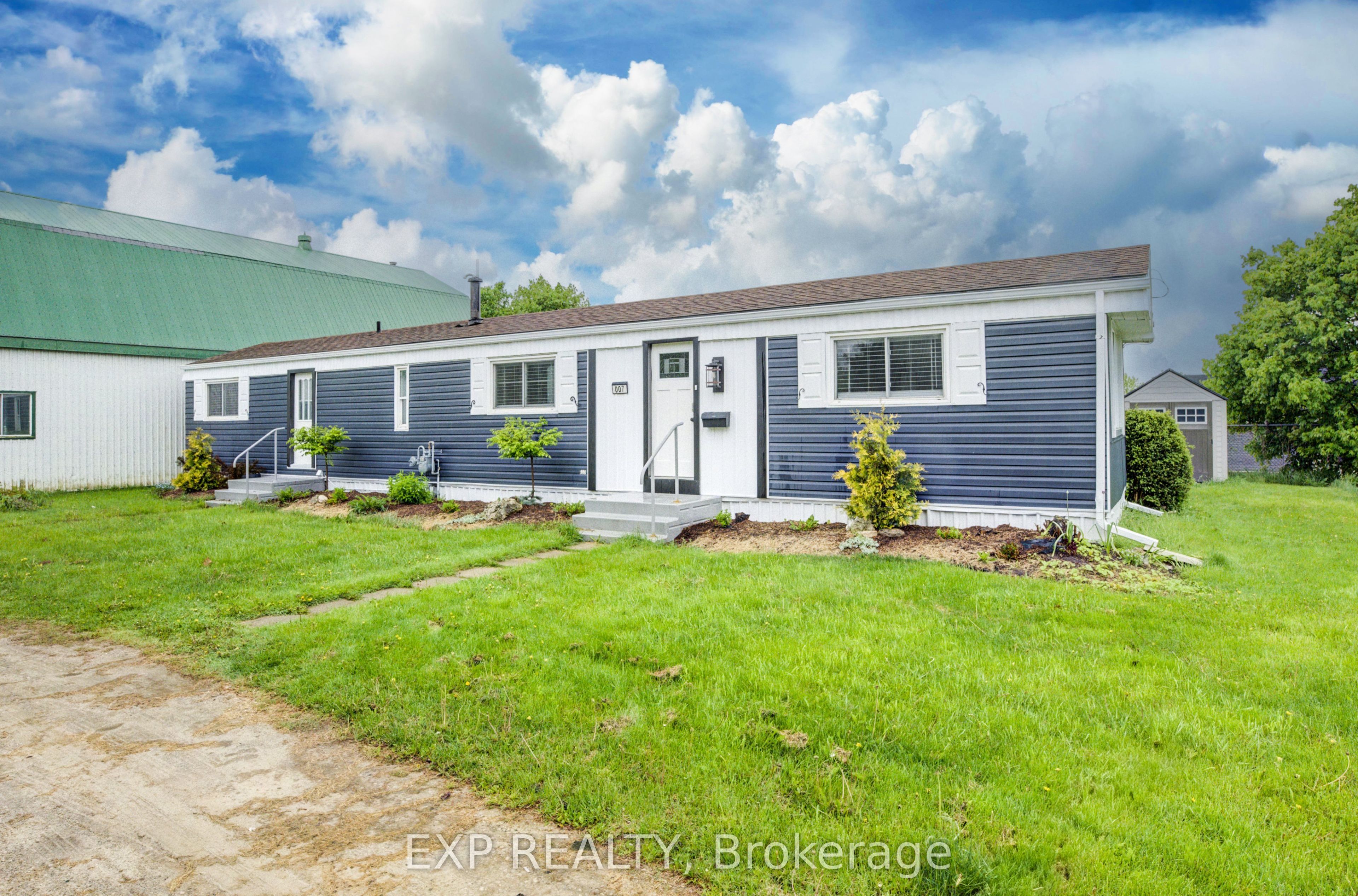 84 Wellington Street S 7, Mapleton, On N0g 1p0